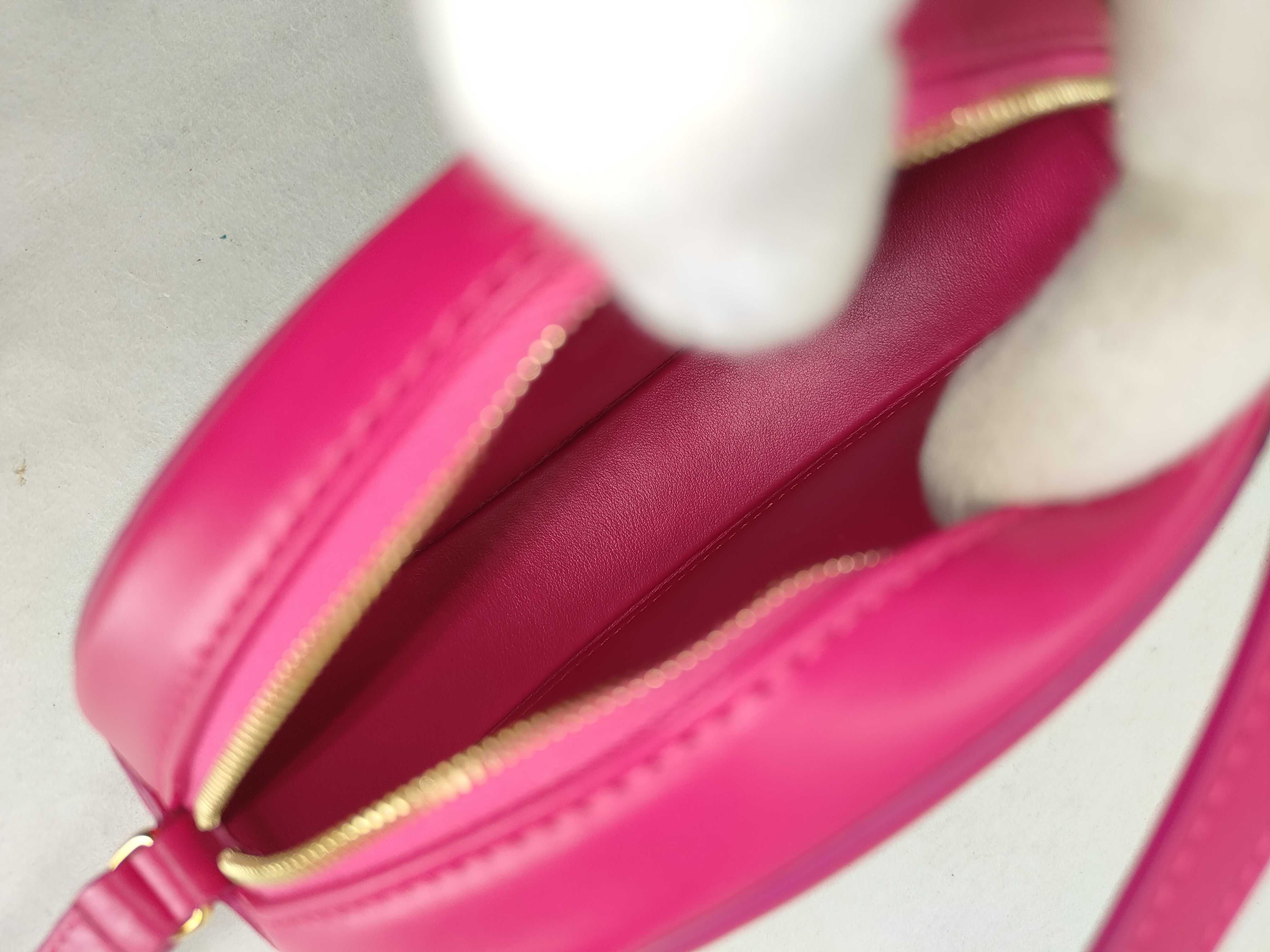 Oval Purse Cuir Triomphe Leather Shoulder Bag Pink Shoulder Bag — view 11