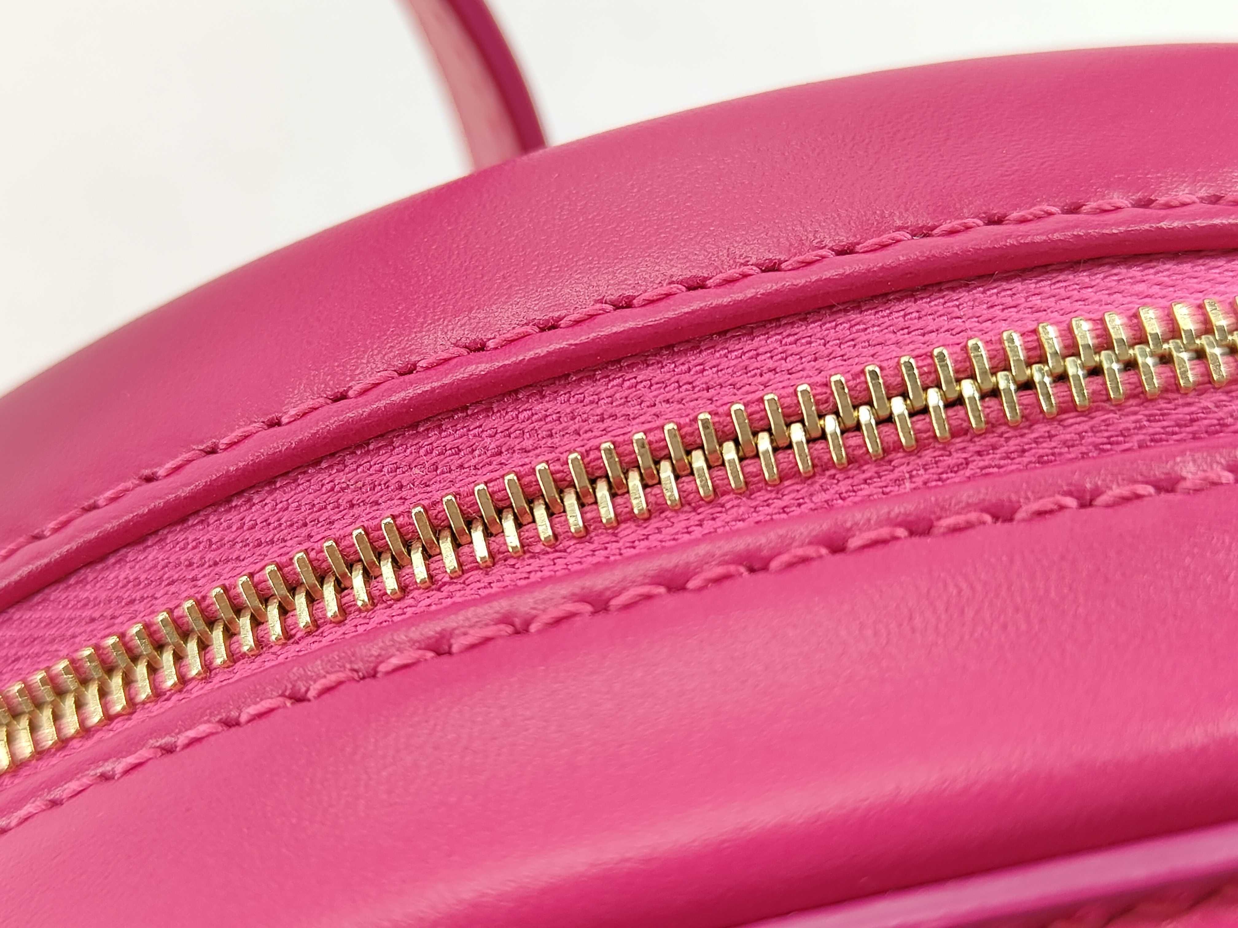 Oval Purse Cuir Triomphe Leather Shoulder Bag Pink Shoulder Bag — view 6