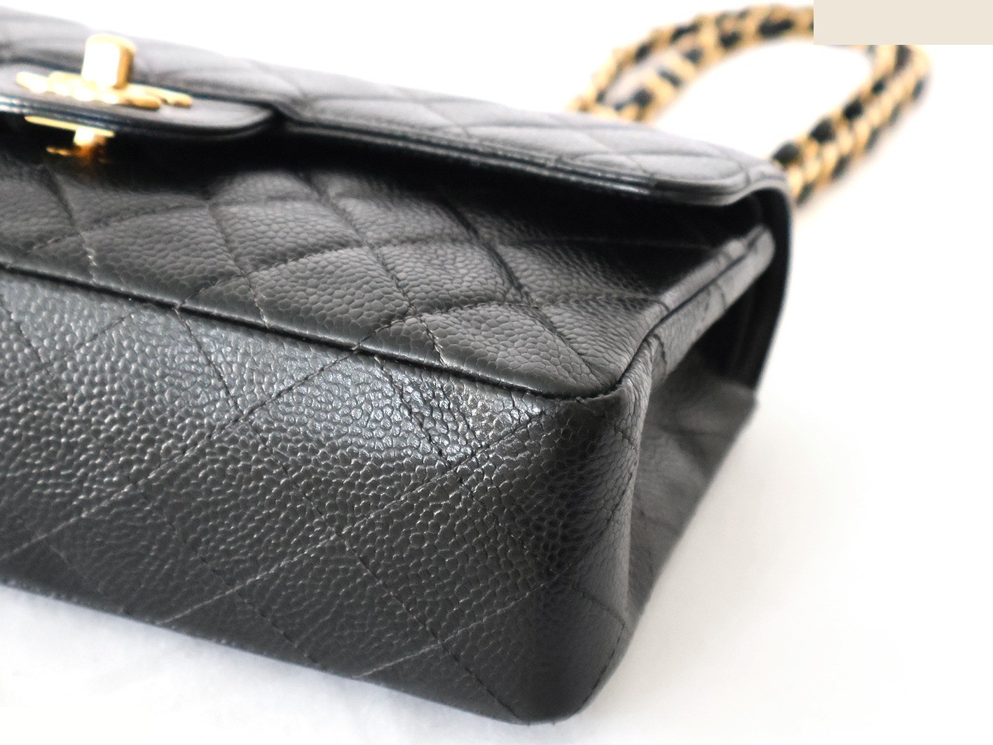 Caviar leather Matelassé 23 Double flap Double chain shoulder bag, black — view 4