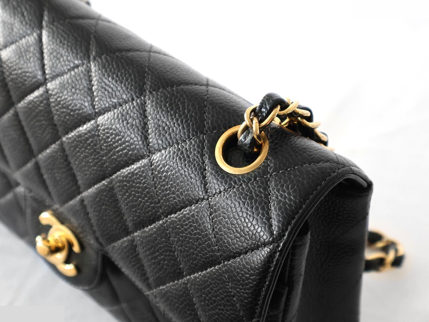 Caviar leather Matelassé 23 Double flap Double chain shoulder bag, black — view 7