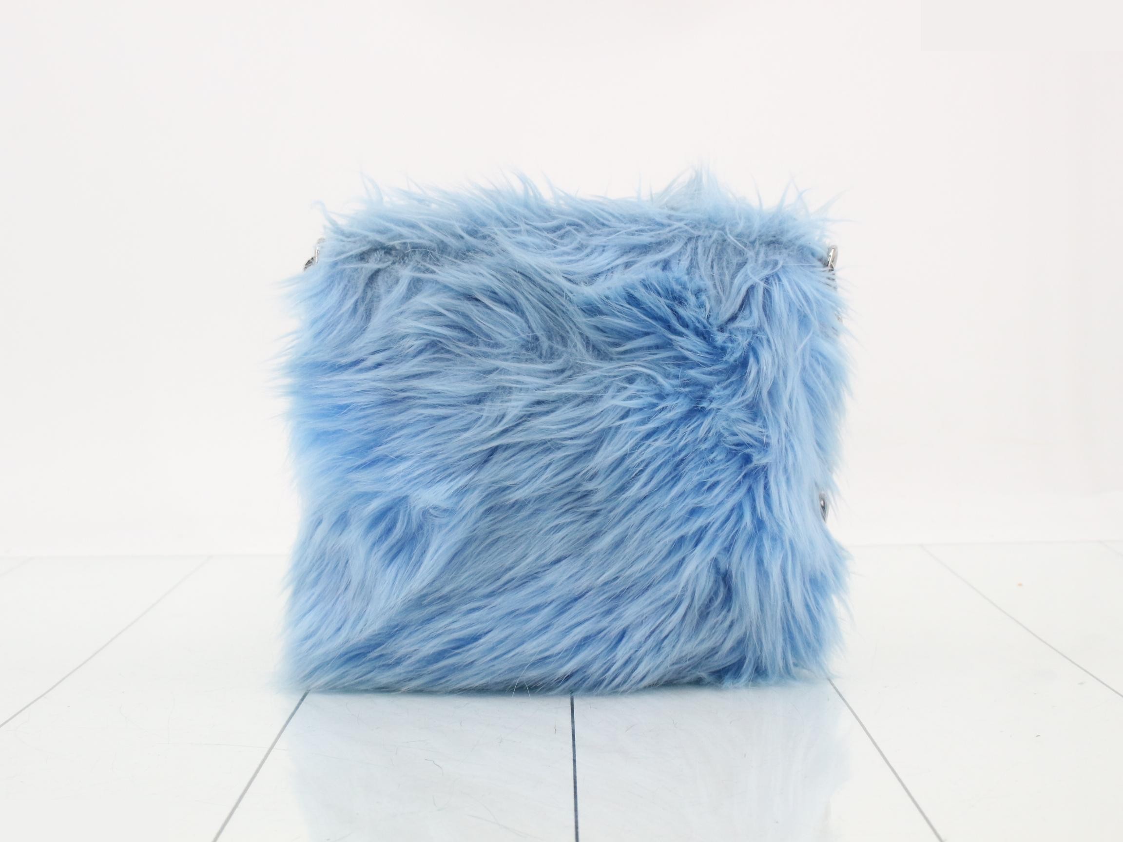 Other lines: Bags/Shoulder bags, Fur, Blue, Chain — view 2