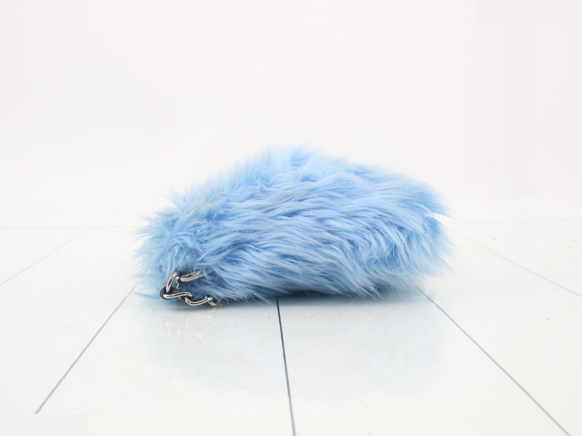 Other lines: Bags/Shoulder bags, Fur, Blue, Chain — view 3