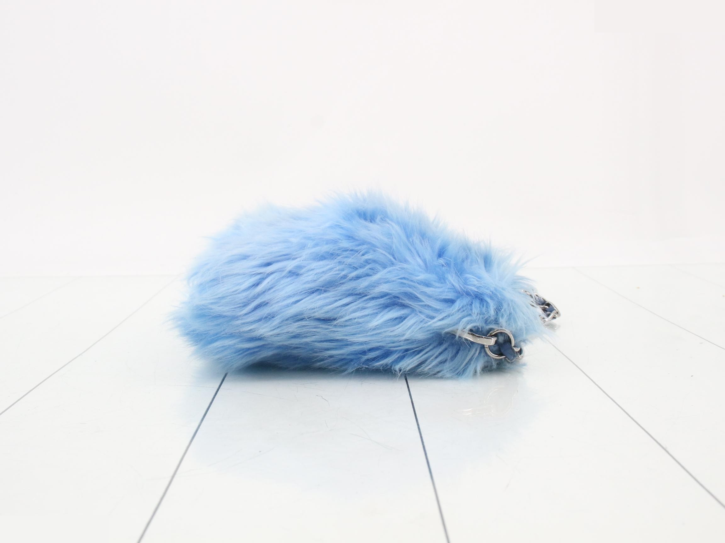 Other lines: Bags/Shoulder bags, Fur, Blue, Chain — view 4