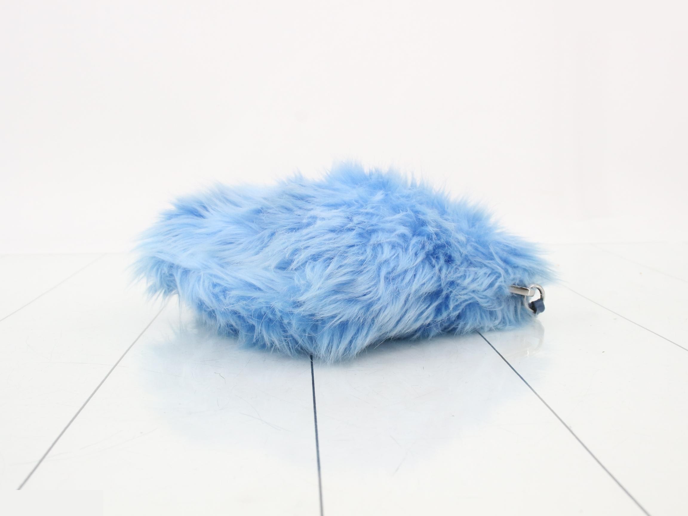 Other lines: Bags/Shoulder bags, Fur, Blue, Chain — view 6