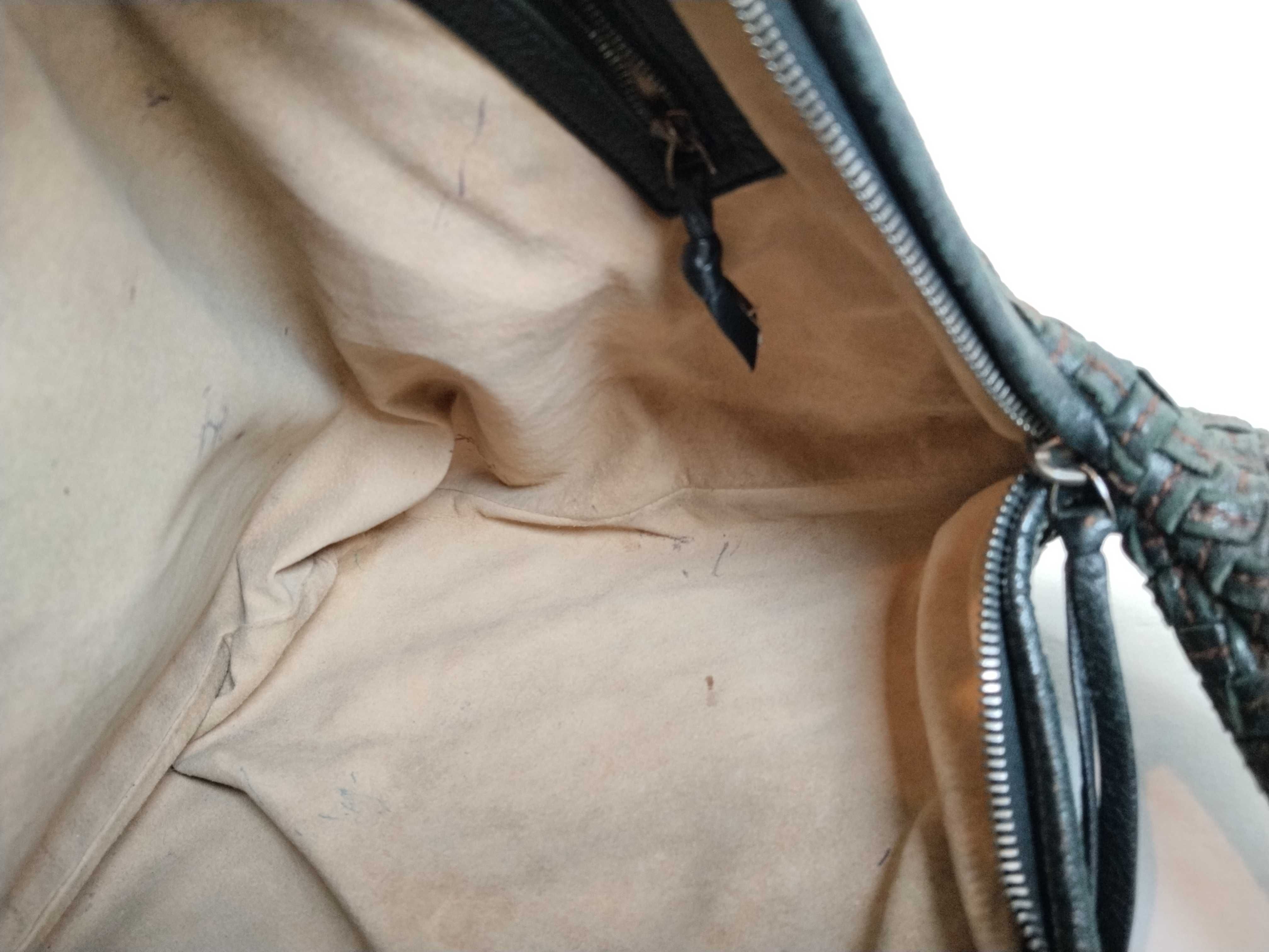 Intrecciato Bottega Hobo One-Shoulder Bag Black Handbag — view 11