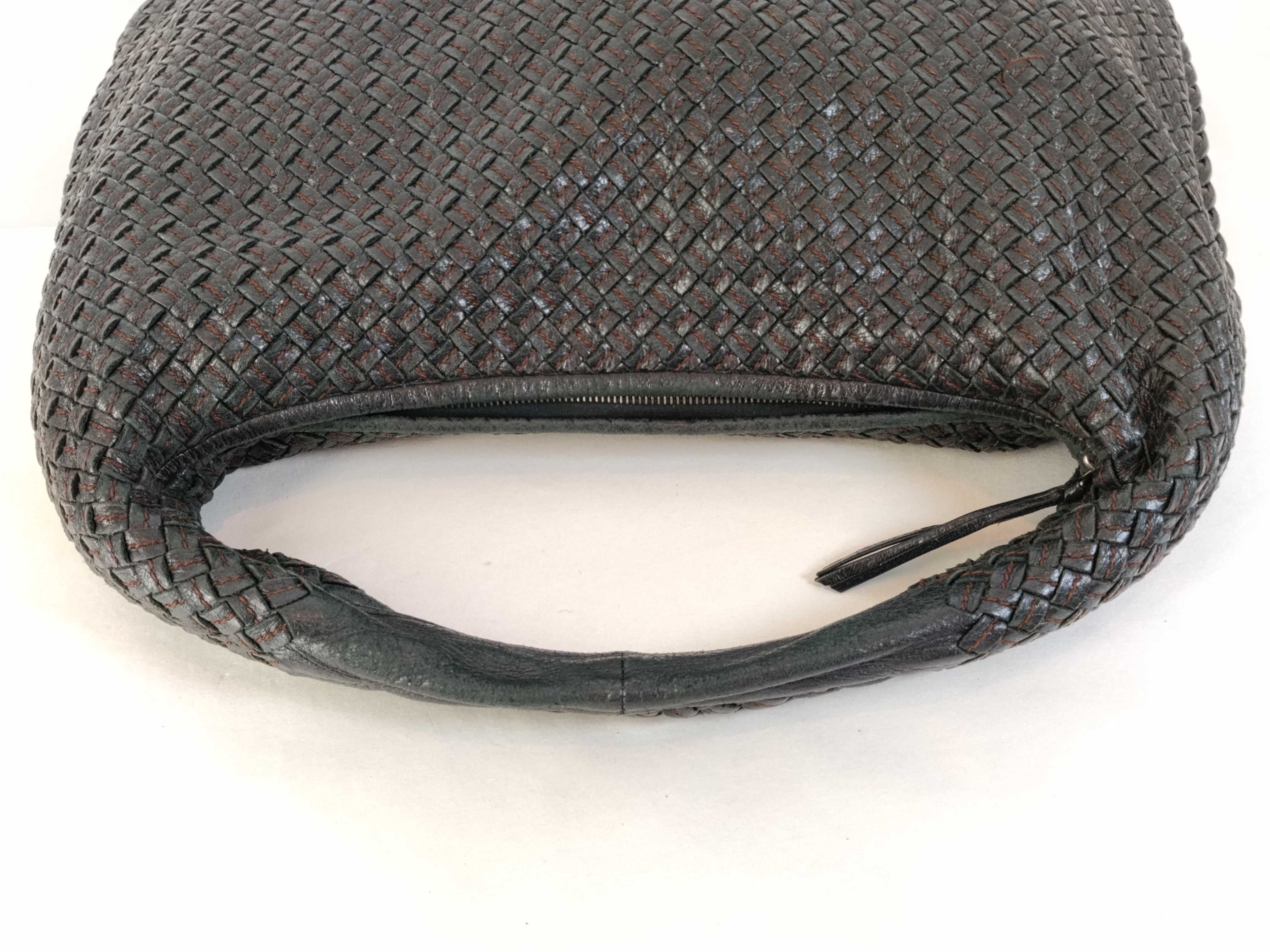 Intrecciato Bottega Hobo One-Shoulder Bag Black Handbag — view 3