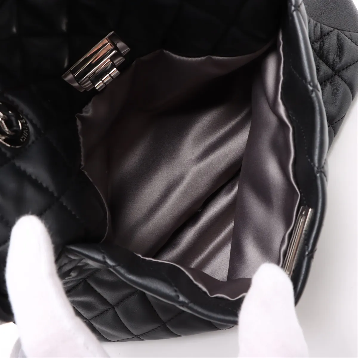 Matelasse Lambskin Chain Tote Bag 2.55 Black Silver Hardware 14052602 14th Series — view 10