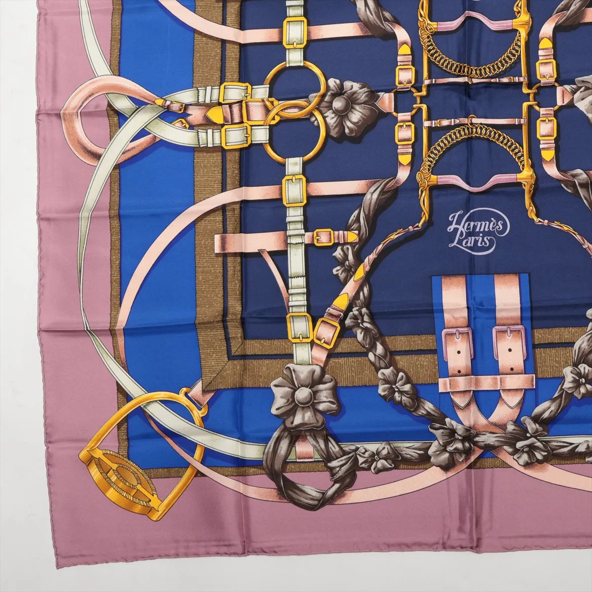 Carre 90 GRAND MANEGE Great Training Technique Scarf Silk Pink x Blue Thread — view 5