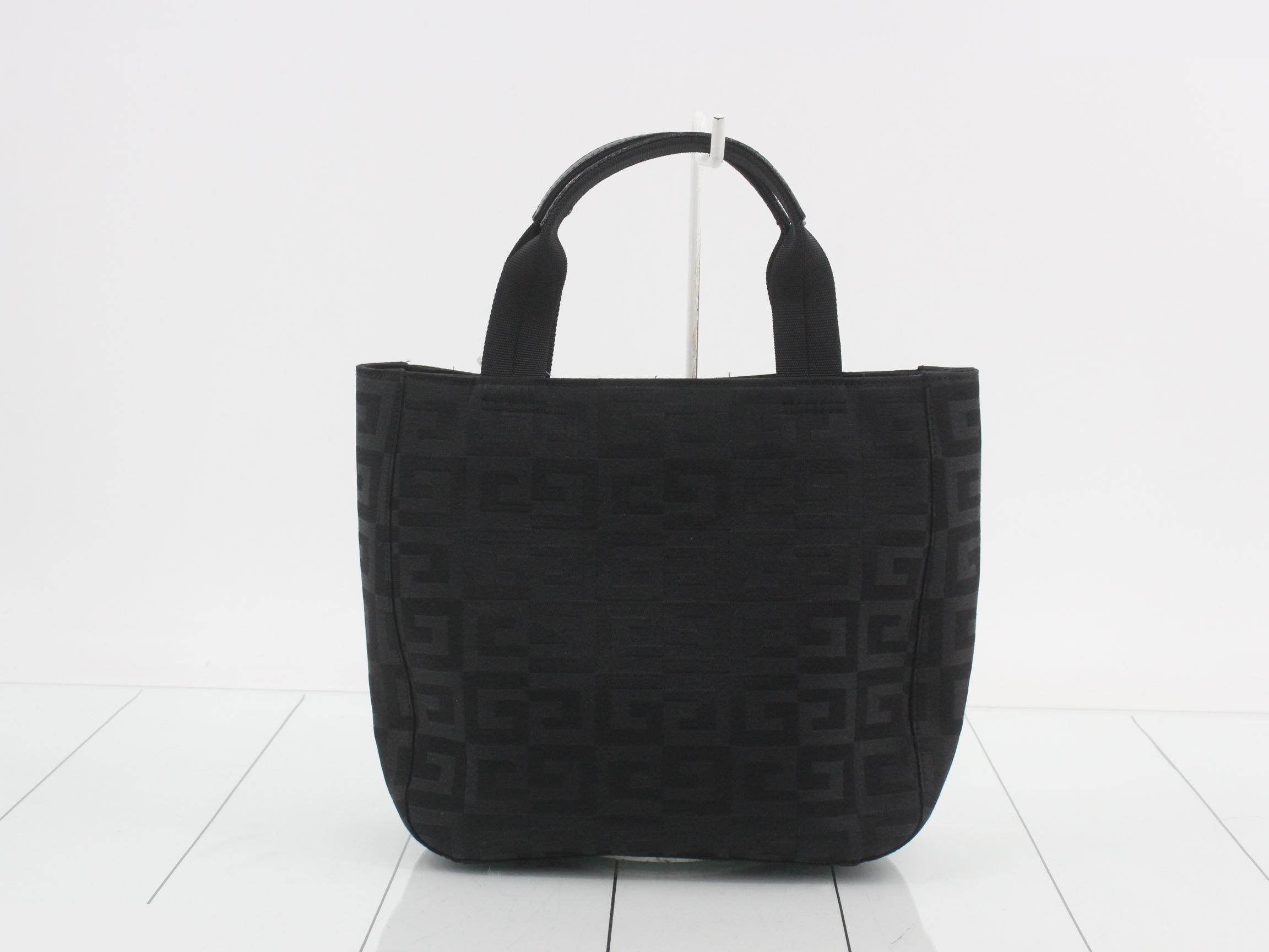 G logo handbag
