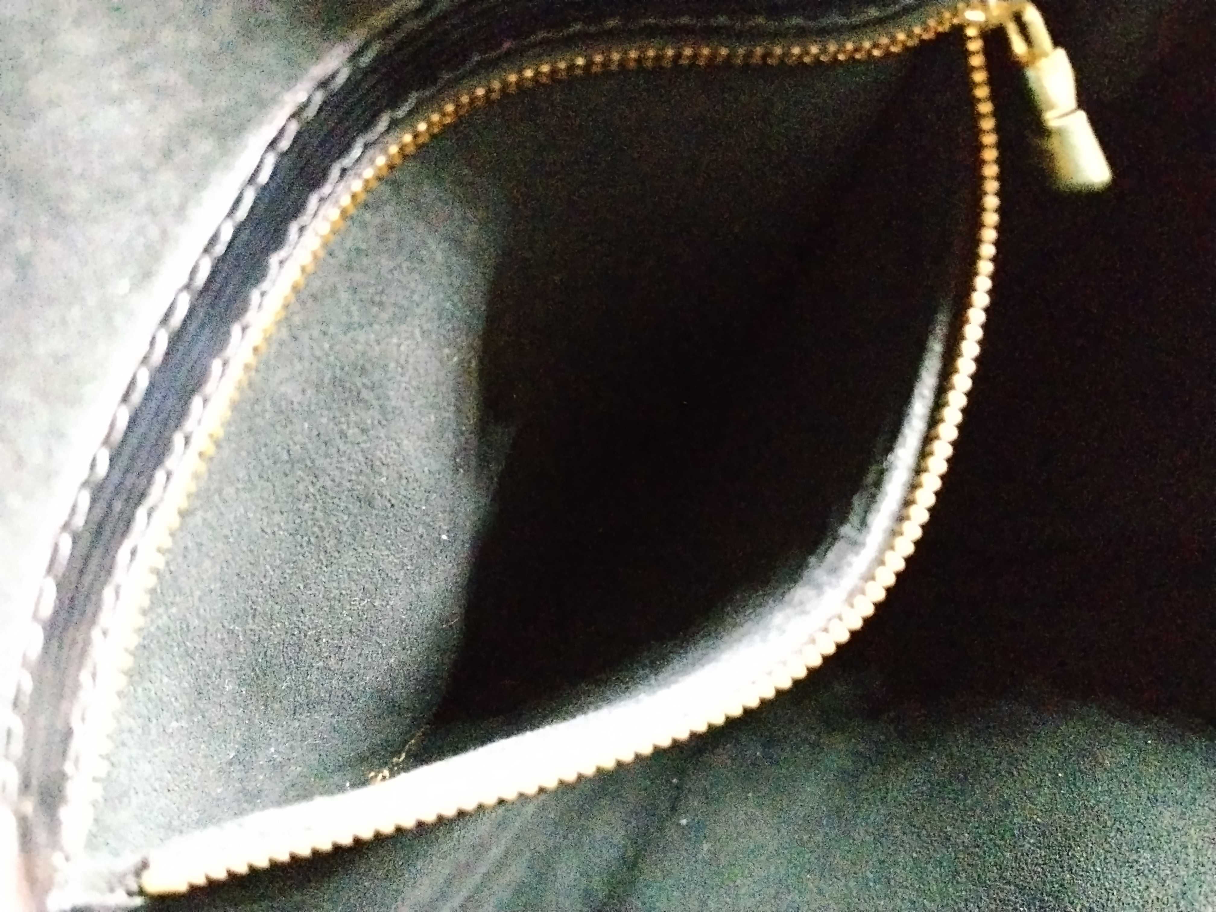 Epi Noe Bicolor Shoulder Bag — view 14