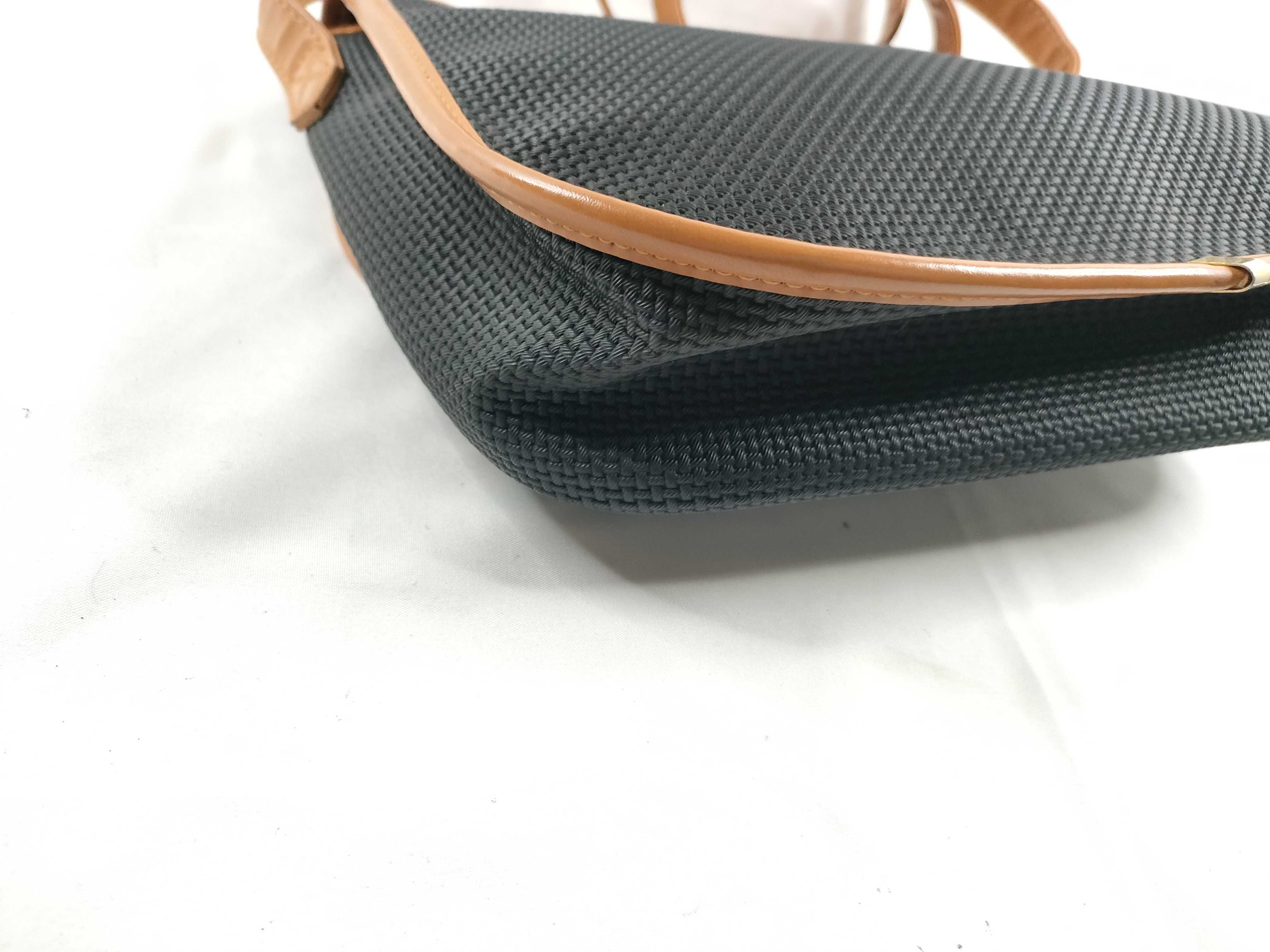 shoulder bag, Yves Saint Laurent shoulder bag, YSL plate shoulder bag — view 3