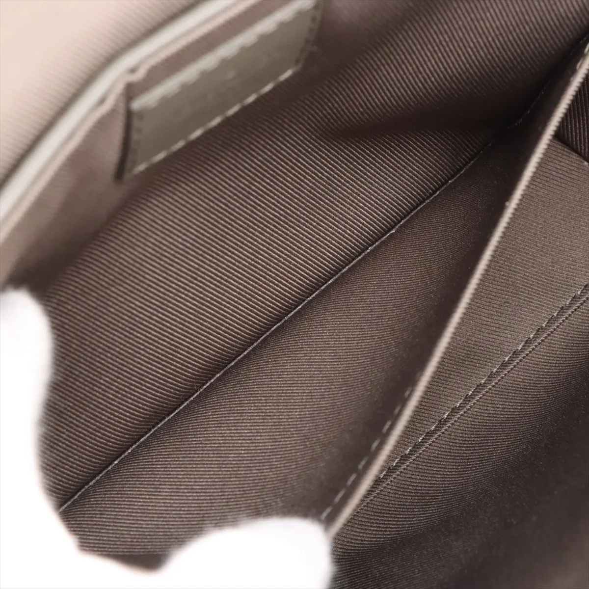 LV Aerogram Takeoff Messenger M25125 Khaki RFID reaction available — view 7