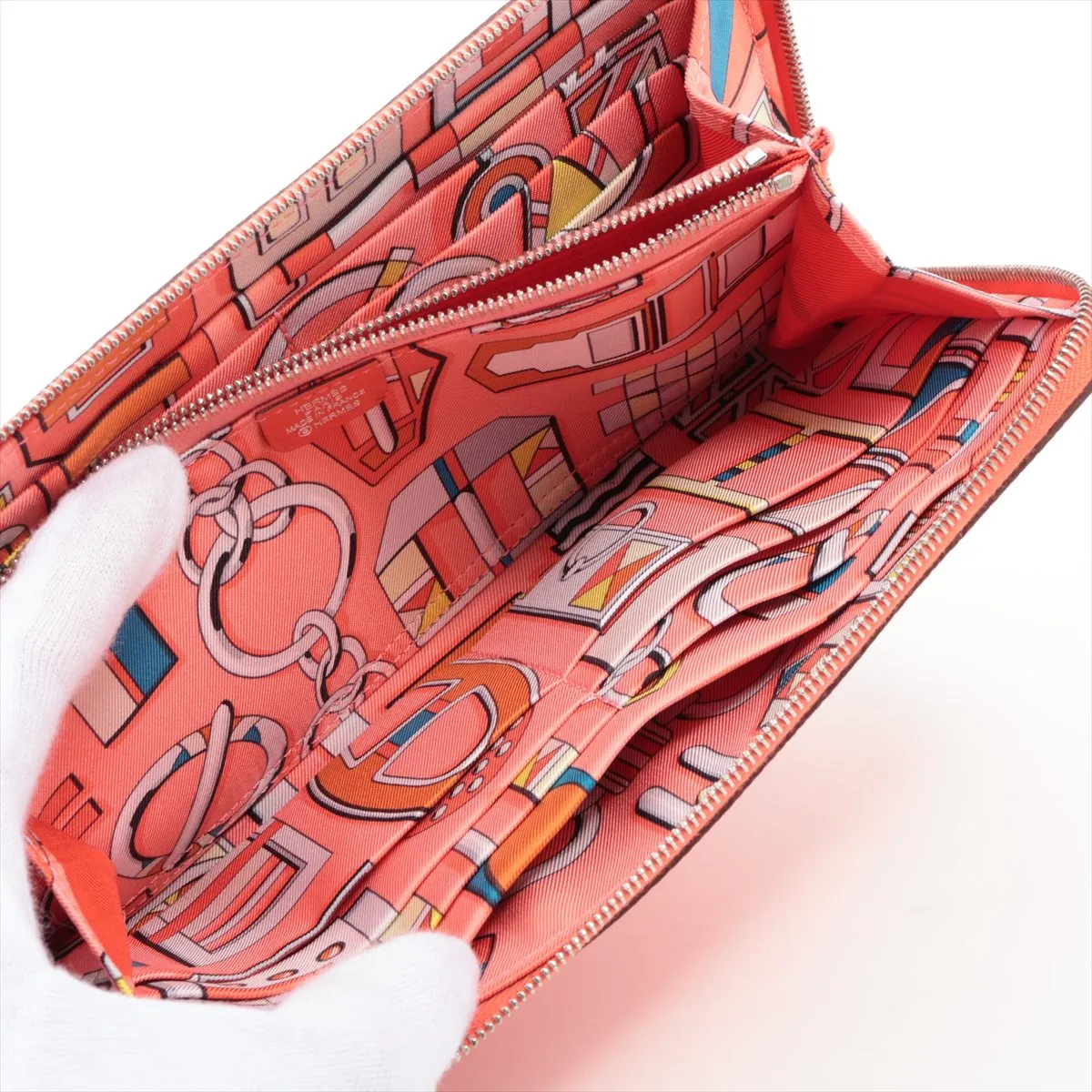 Azap Long Silk In Veau Epsom Round Zip Wallet Red Silver Hardware A: 2017 — view 6