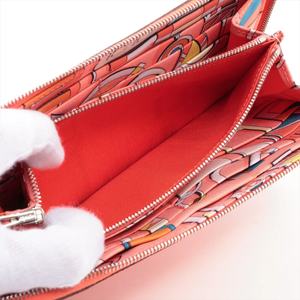 Azap Long Silk In Veau Epsom Round Zip Wallet Red Silver Hardware A: 2017 — view 8