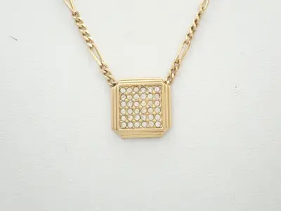Other line: Precious metal necklaces and pendants, neck circumference approximately 46 cm.