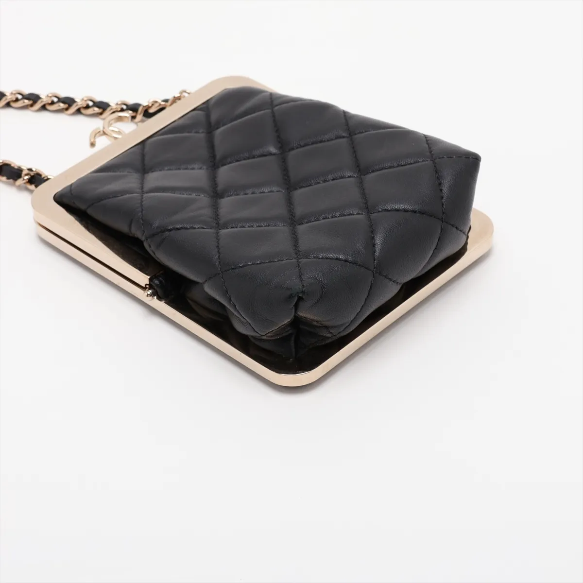 Matelassé Lambskin x Plastic Chain Shoulder Bag, Kiss Closure, Black with Gold Hardware, 31771612, Serial Number 31 — view 4