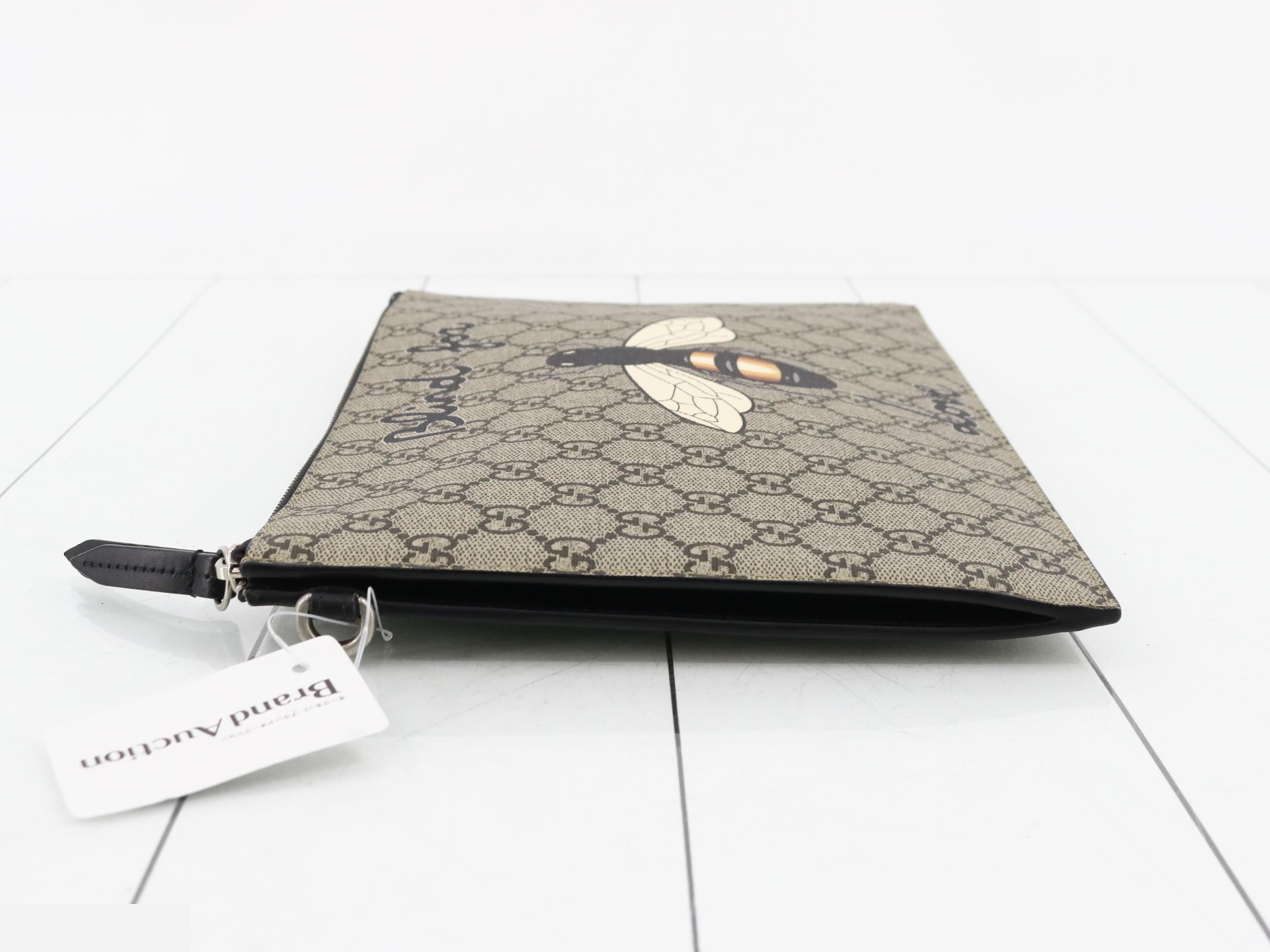 GG Supreme Bee Motif Clutch Bag — view 4