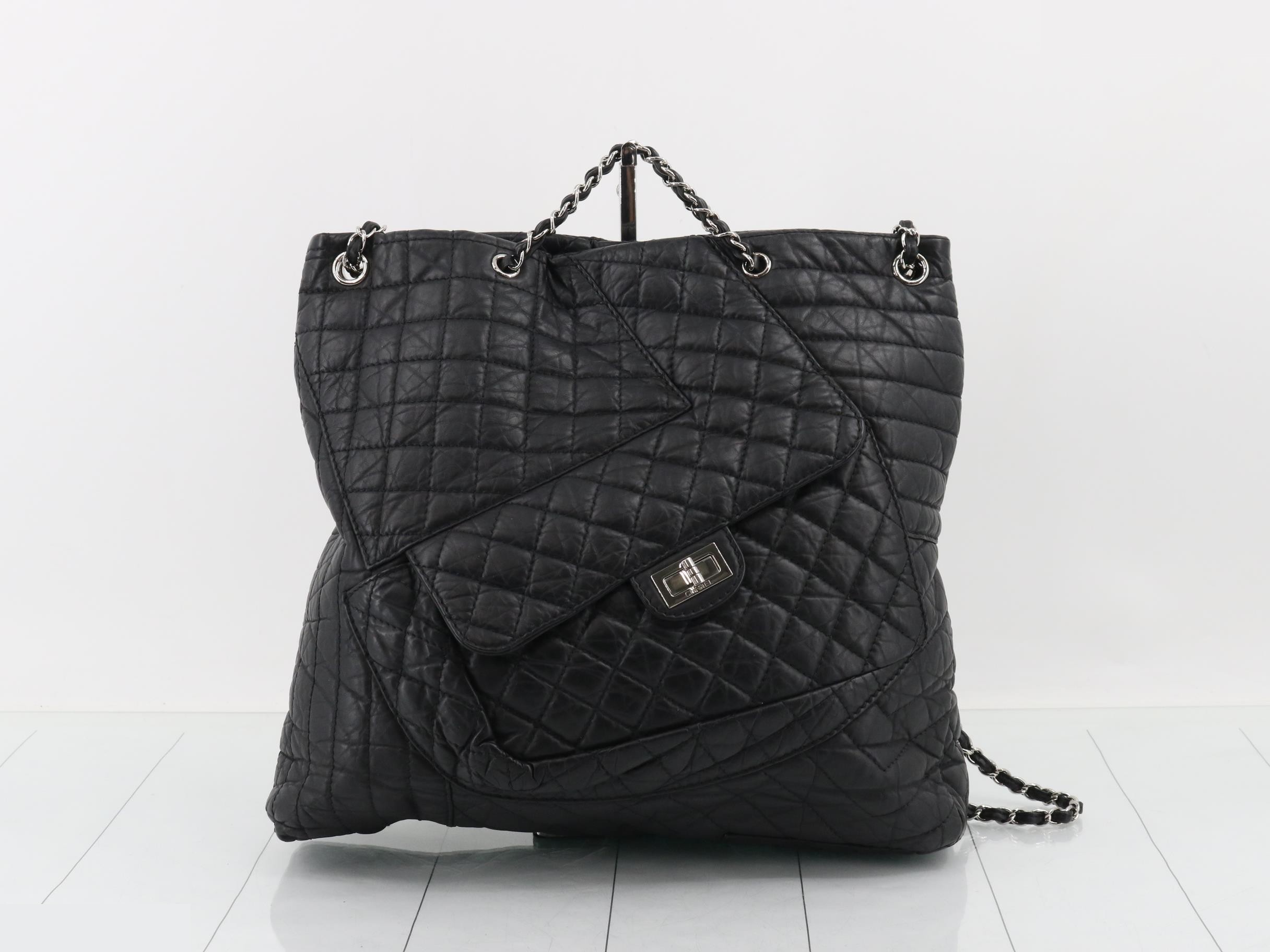 Leather, 2.55mm hardware, 2-way chain tote/double chain shoulder bag, black.