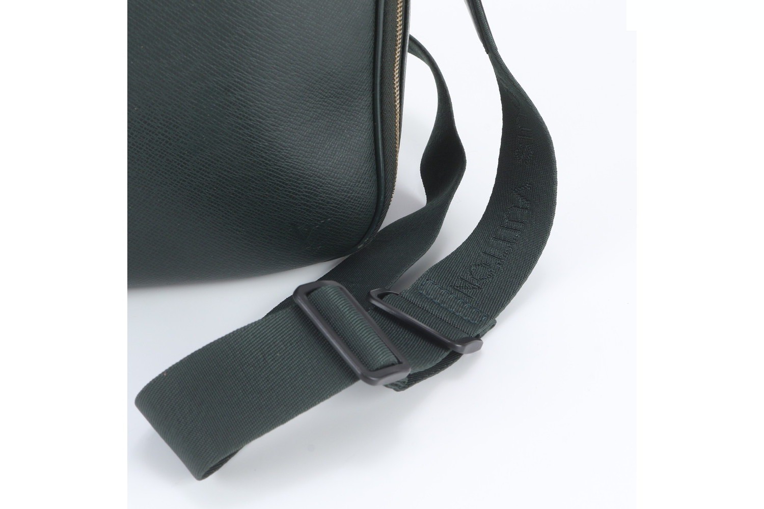 Taiga Tura M30764 Leather 2-Way Shoulder Bag — view 2