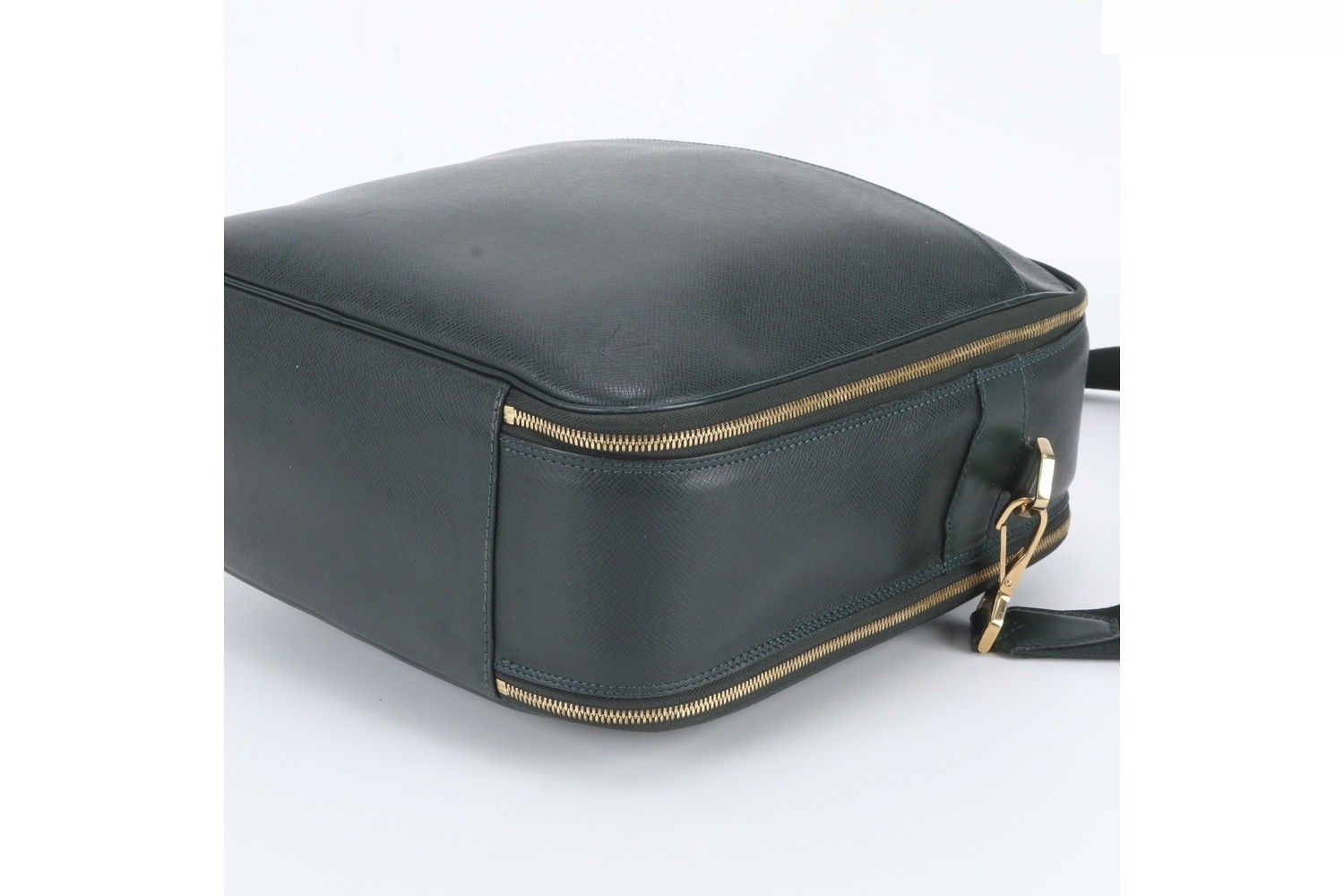 Taiga Tura M30764 Leather 2-Way Shoulder Bag — view 4