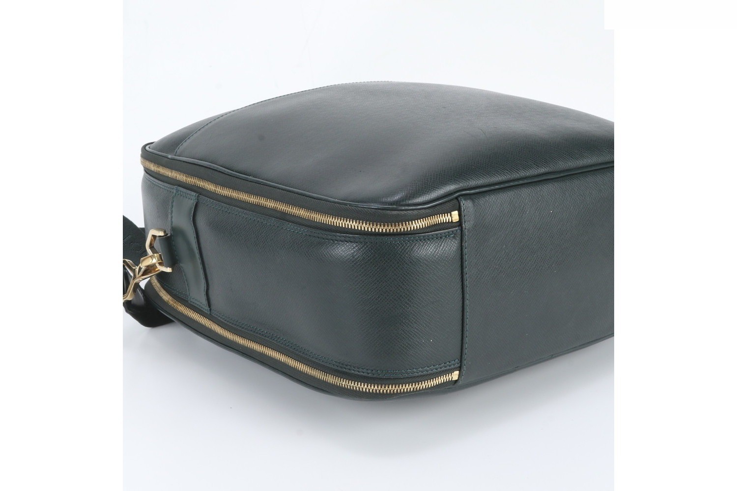 Taiga Tura M30764 Leather 2-Way Shoulder Bag — view 5