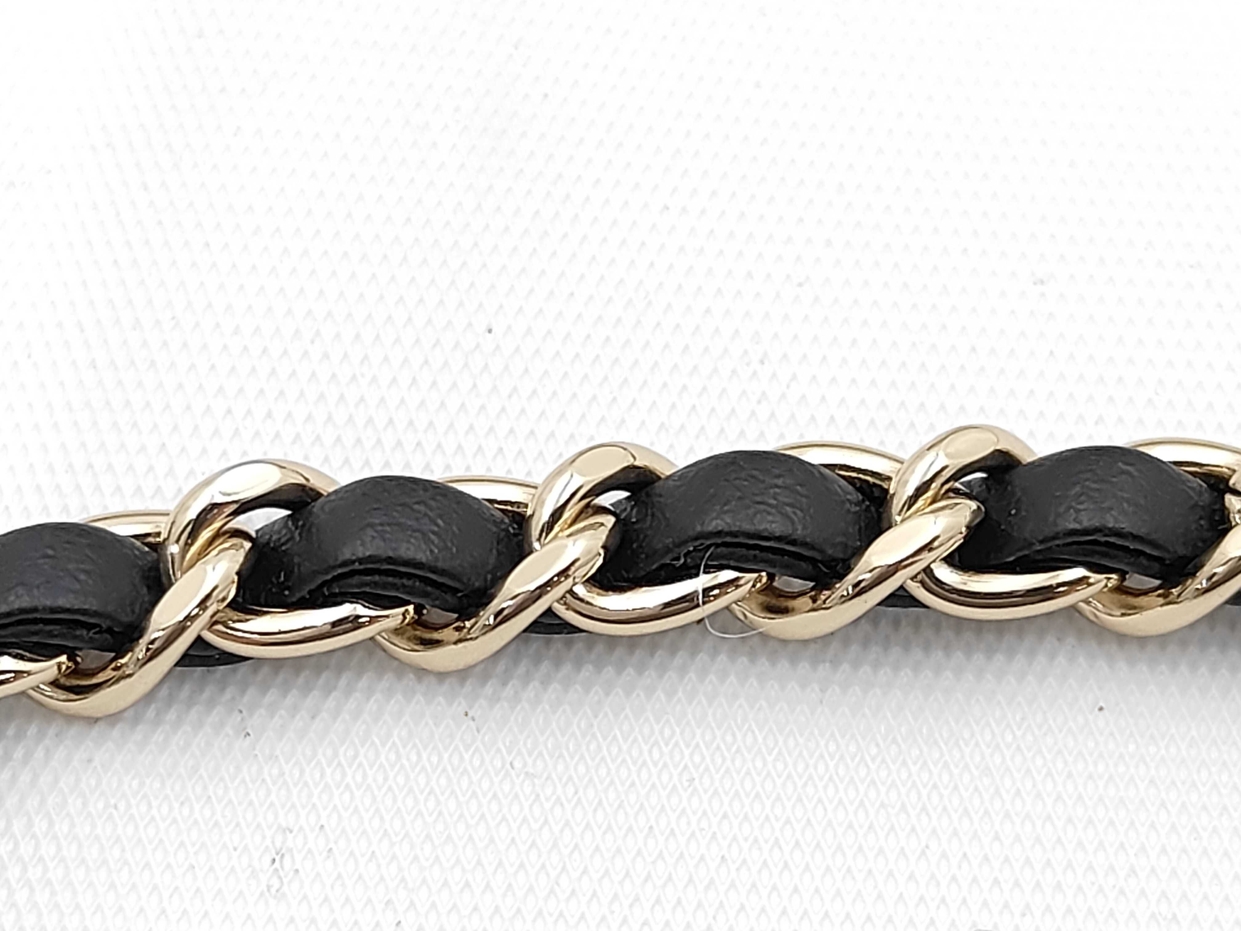 Perfume No. 5 Chain Shoulder Bag (No. 31 series) — view 4