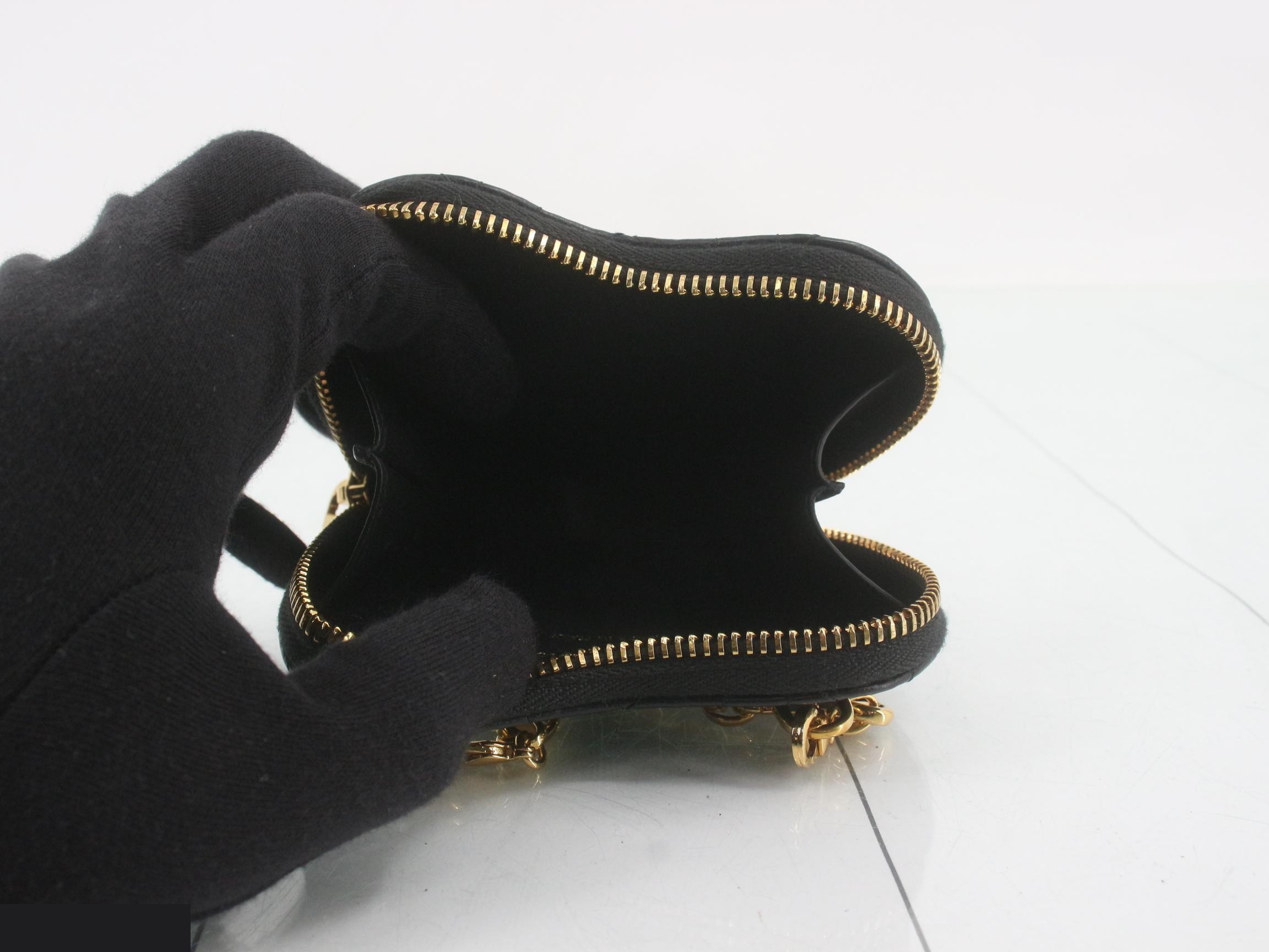 Caro Cannage Lambskin Heart-Shaped Chain Shoulder Pouch — view 4