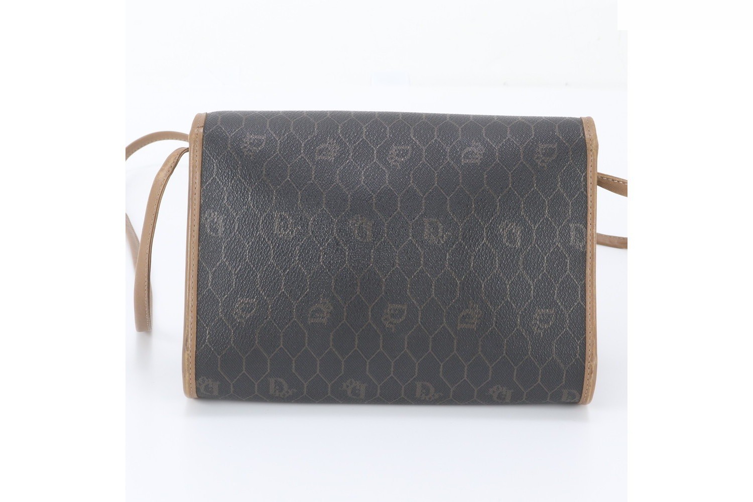 Honeycomb pattern leather shoulder bag, crossbody bag. — view 3