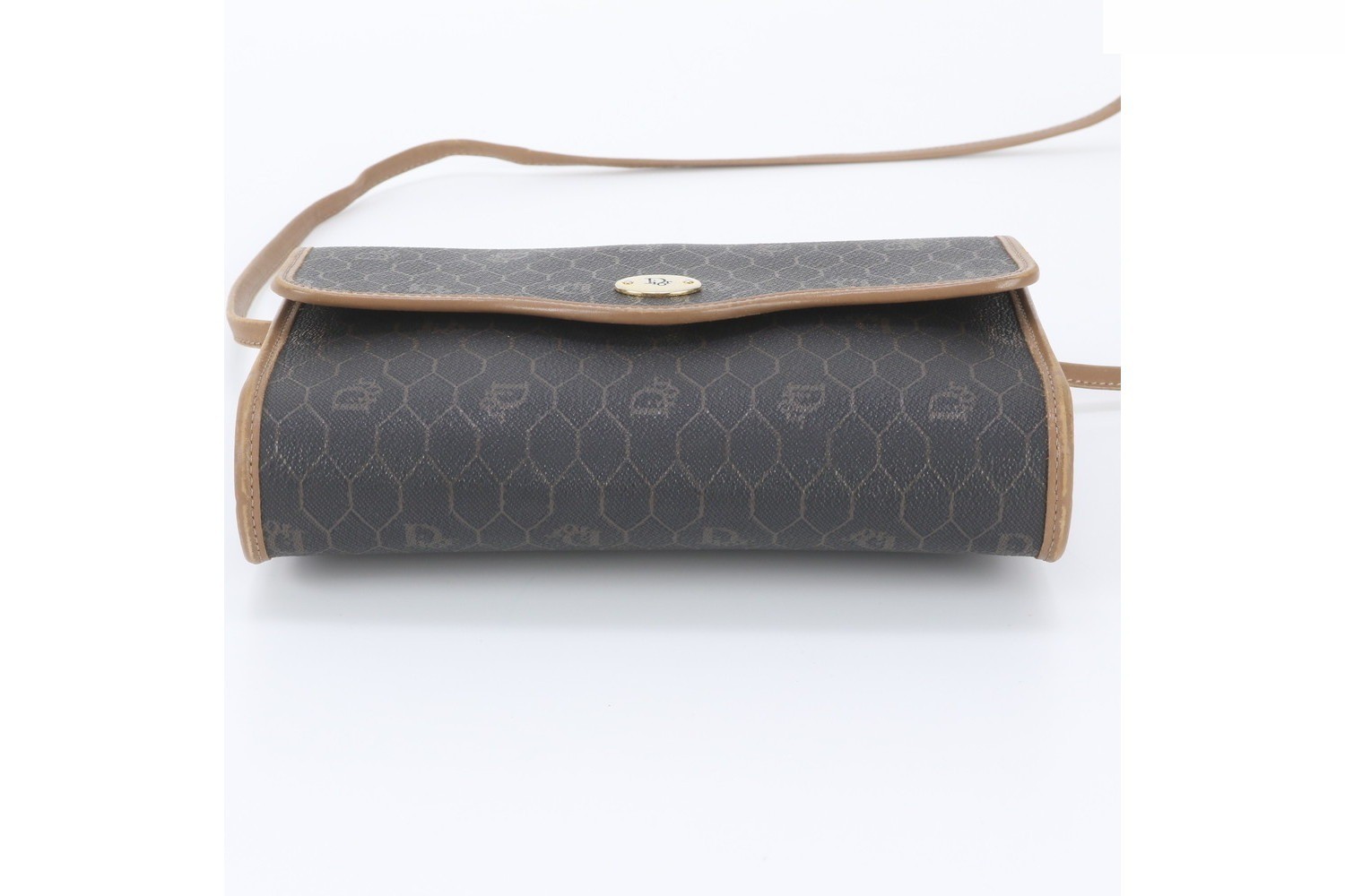Honeycomb pattern leather shoulder bag, crossbody bag. — view 6