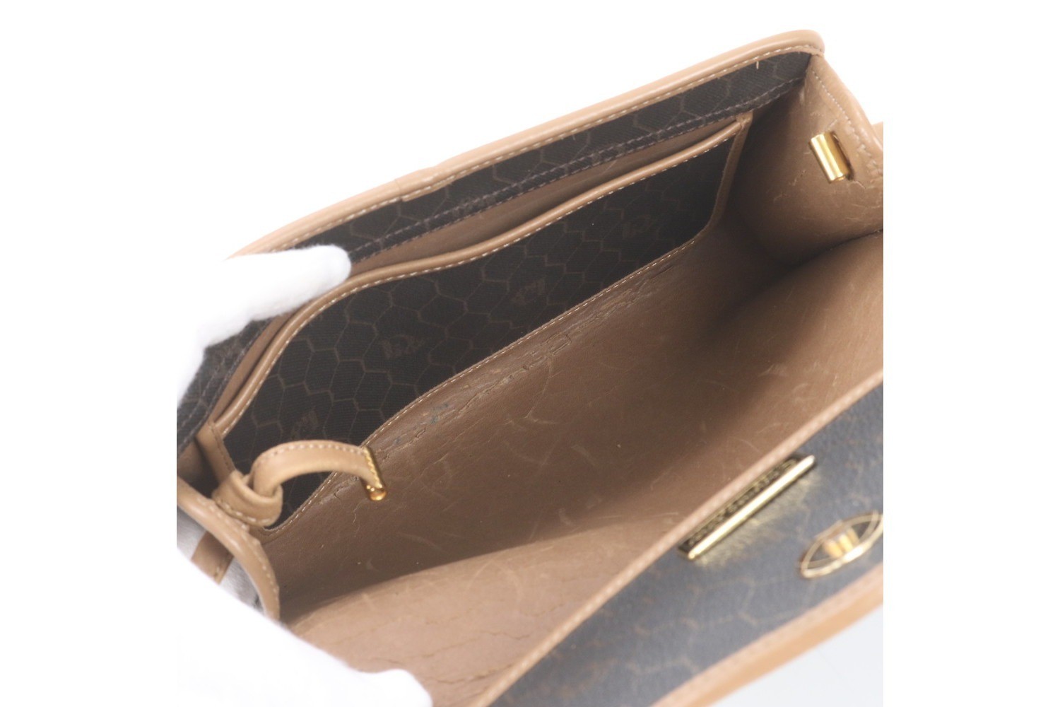 Honeycomb pattern leather shoulder bag, crossbody bag. — view 7