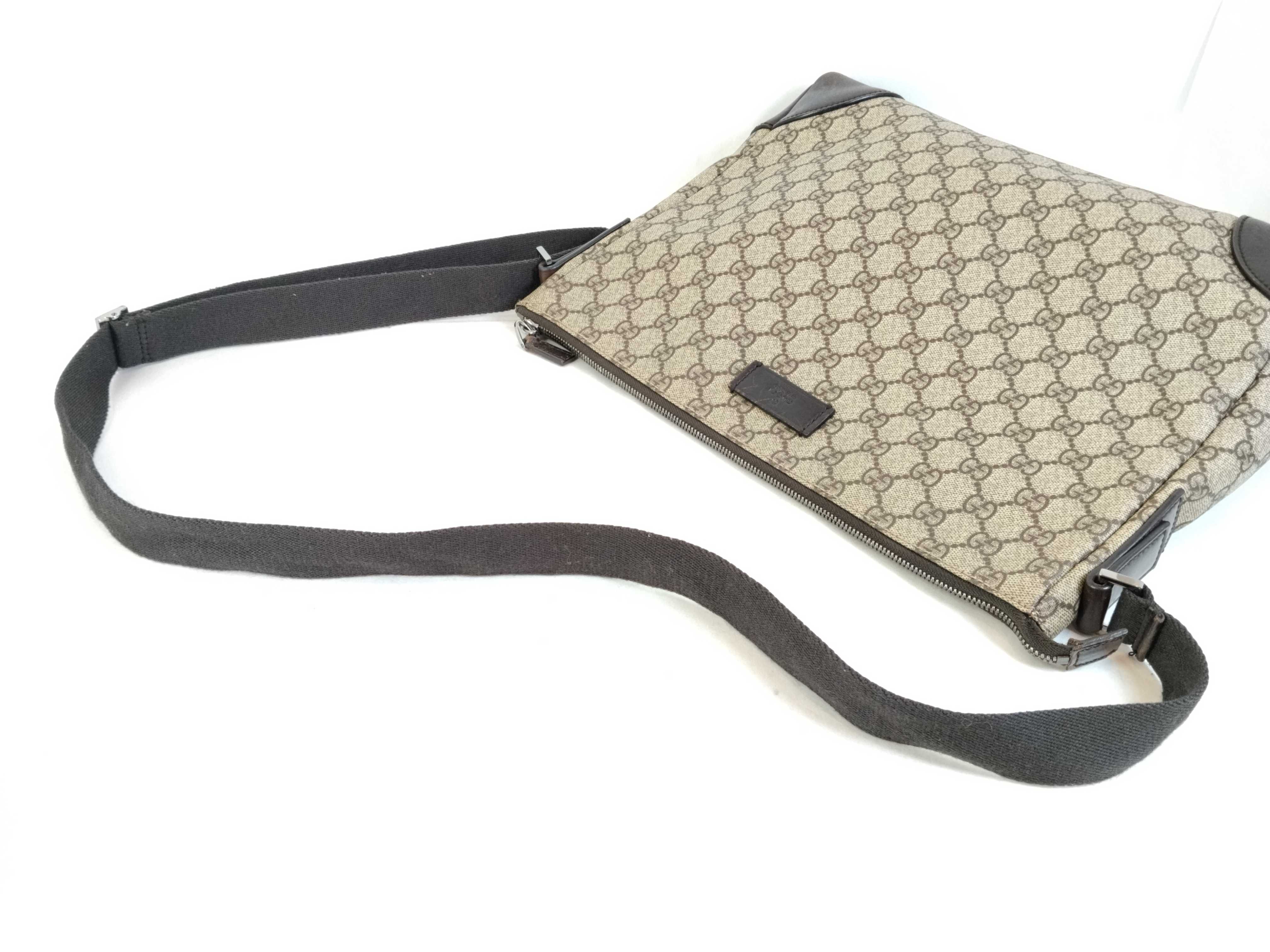 GG Supreme Shoulder Bag, Brown — view 3