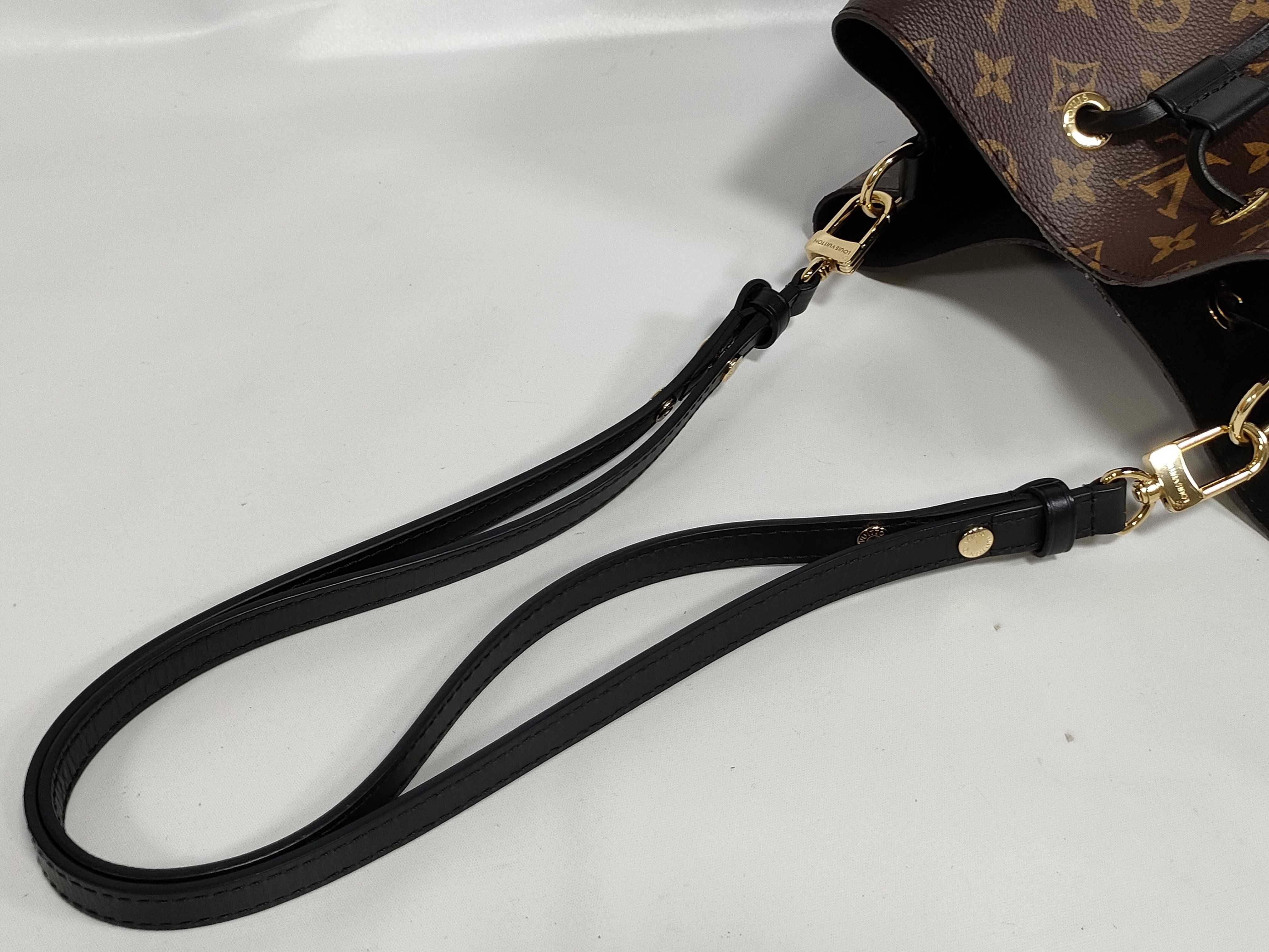 Monogram NeoNoe MM M44020 Shoulder Bag — view 3