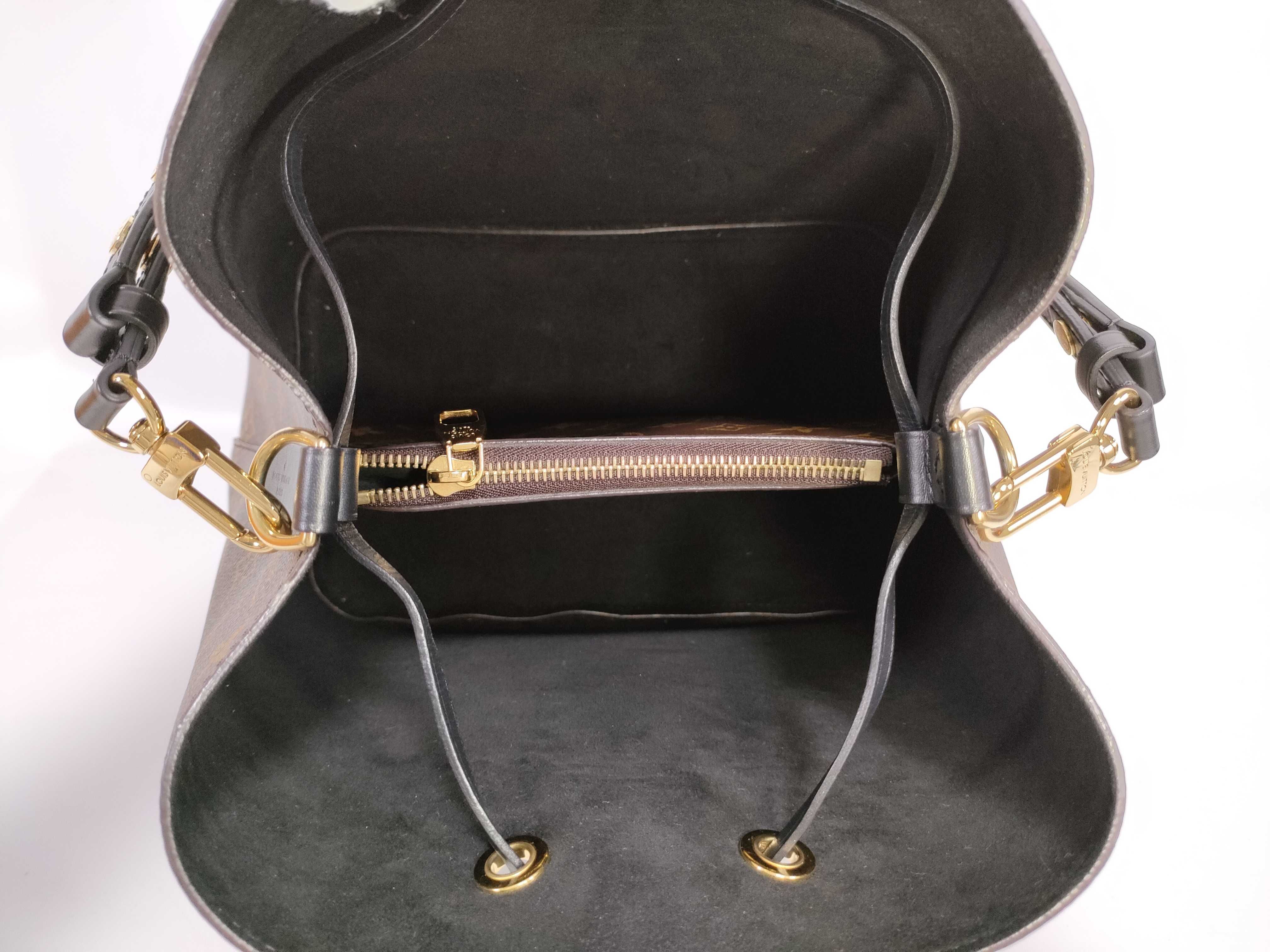 Monogram NeoNoe MM M44020 Shoulder Bag — view 9