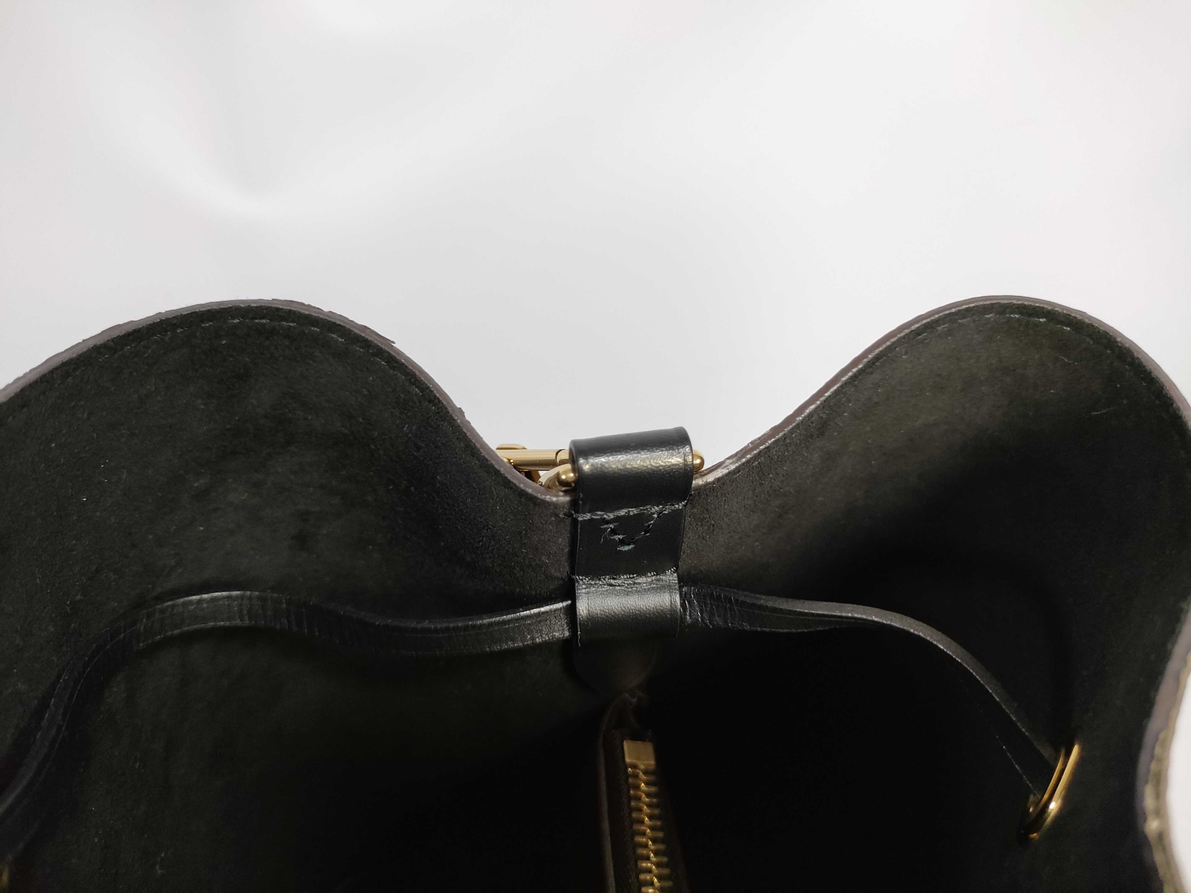 Monogram NeoNoe MM M44020 Shoulder Bag — view 10