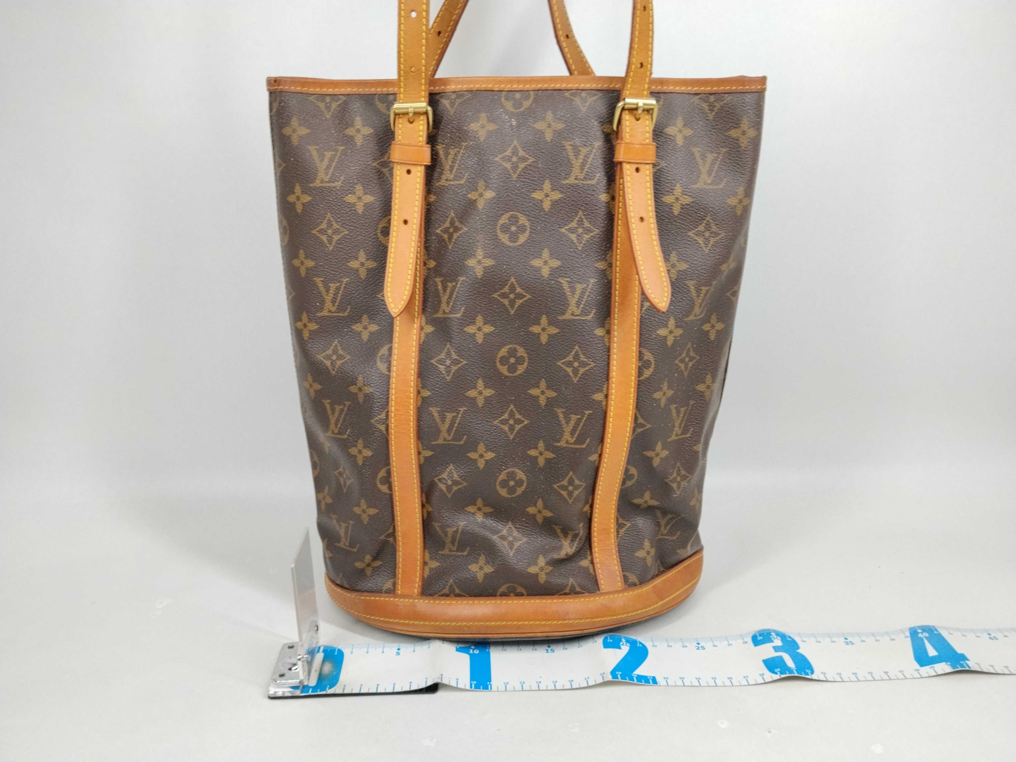 Monogram M42236 Bucket GM Tote Bag (without pouch) — view 2