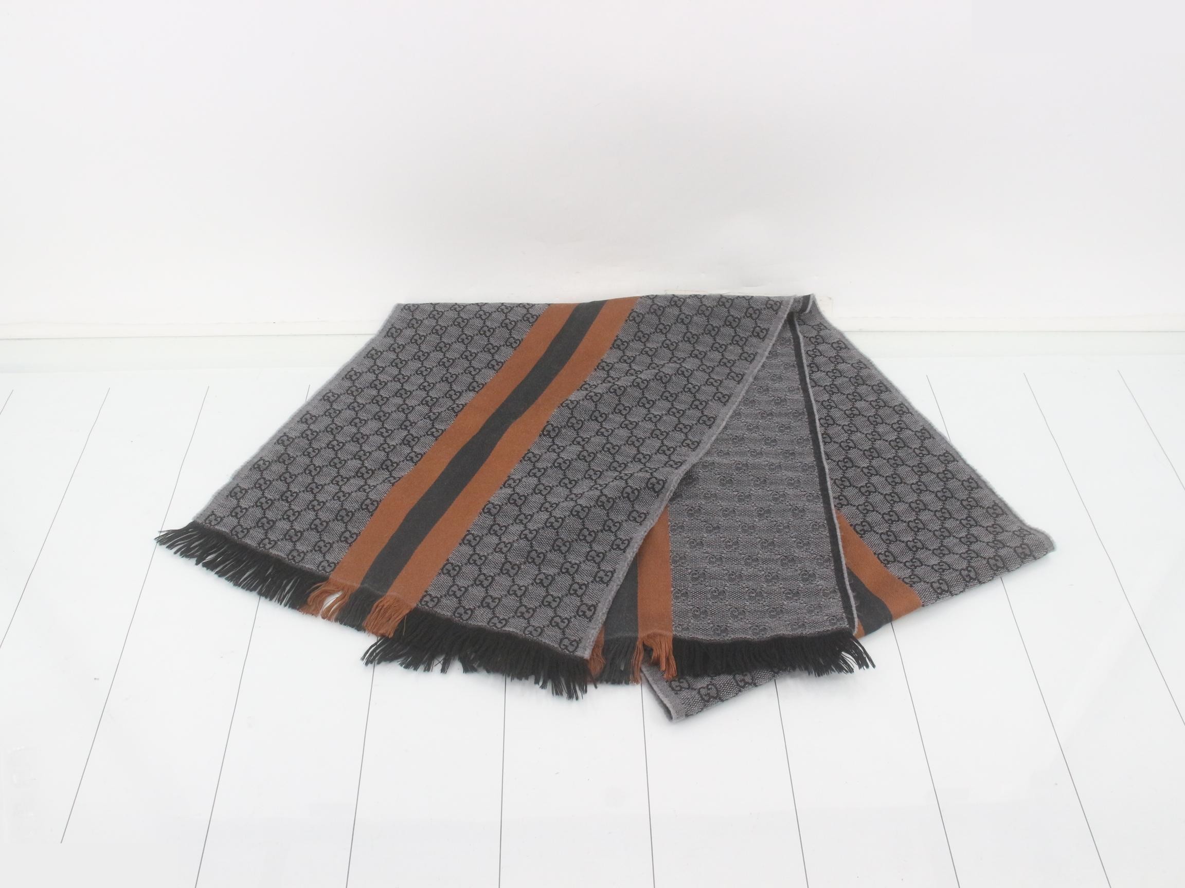 GG pattern scarf, gray — view 2