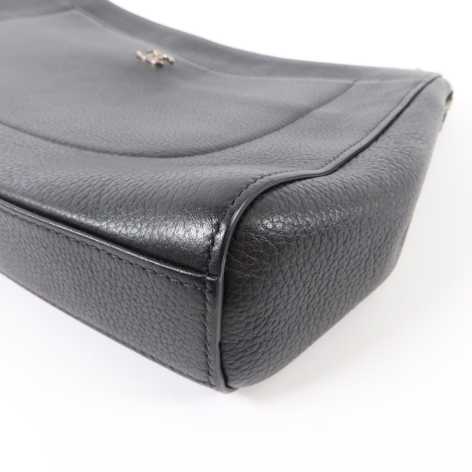 Grained Calfskin Large Neo Executive Clutch/Cosmetic Case w/Card and Dustbag — view 11