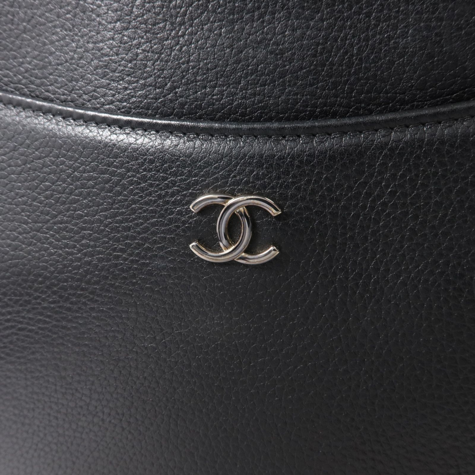 Grained Calfskin Large Neo Executive Clutch/Cosmetic Case w/Card and Dustbag — view 15