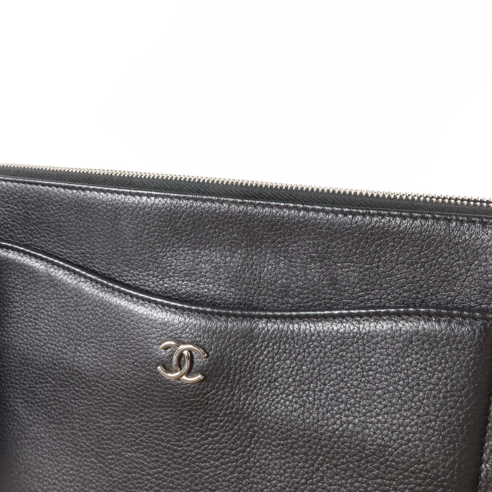 Grained Calfskin Large Neo Executive Clutch/Cosmetic Case w/Card and Dustbag — view 17
