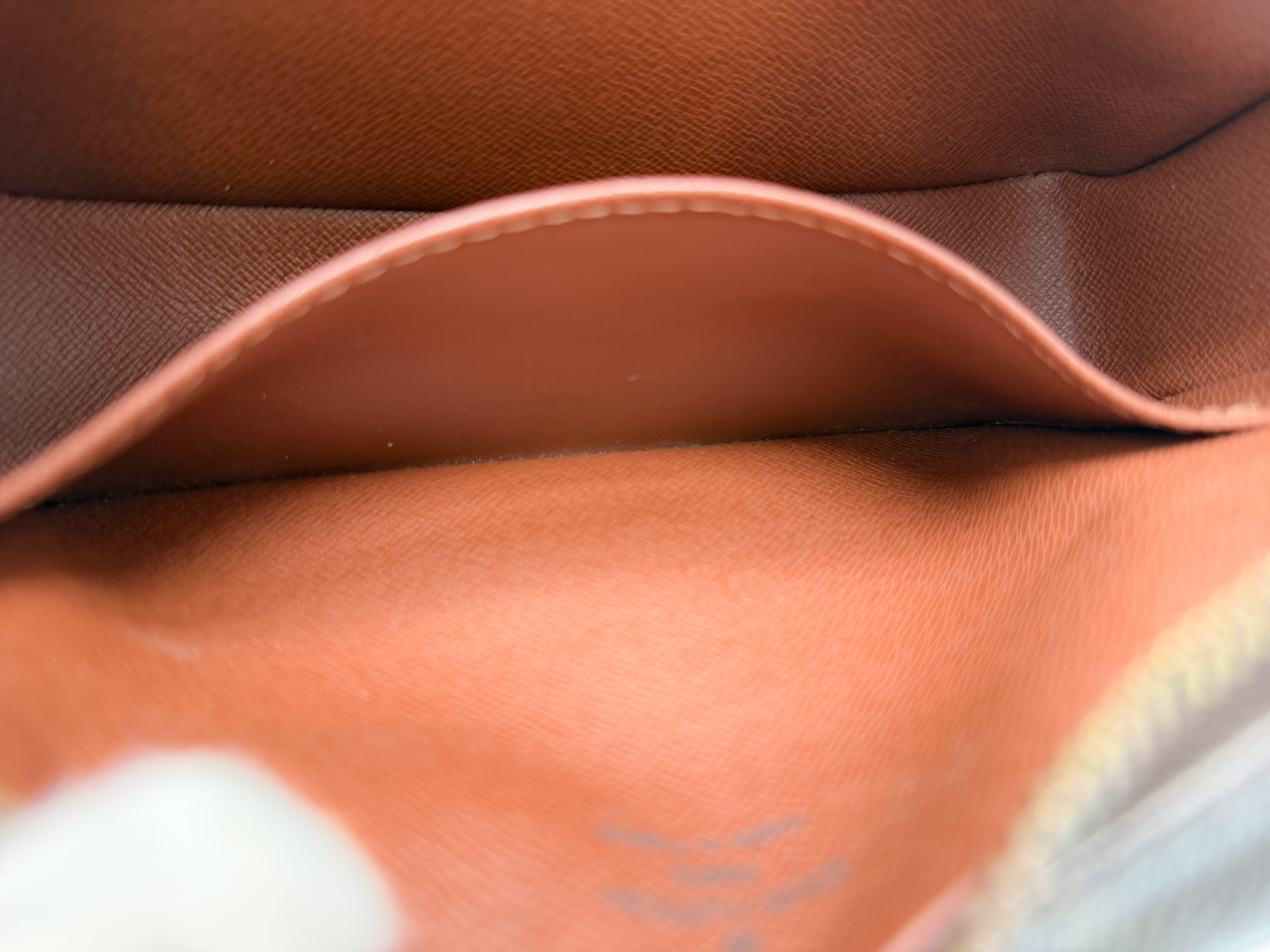 Monogram M5118 Pochette Cite Shoulder Bag (No stickiness) — view 12