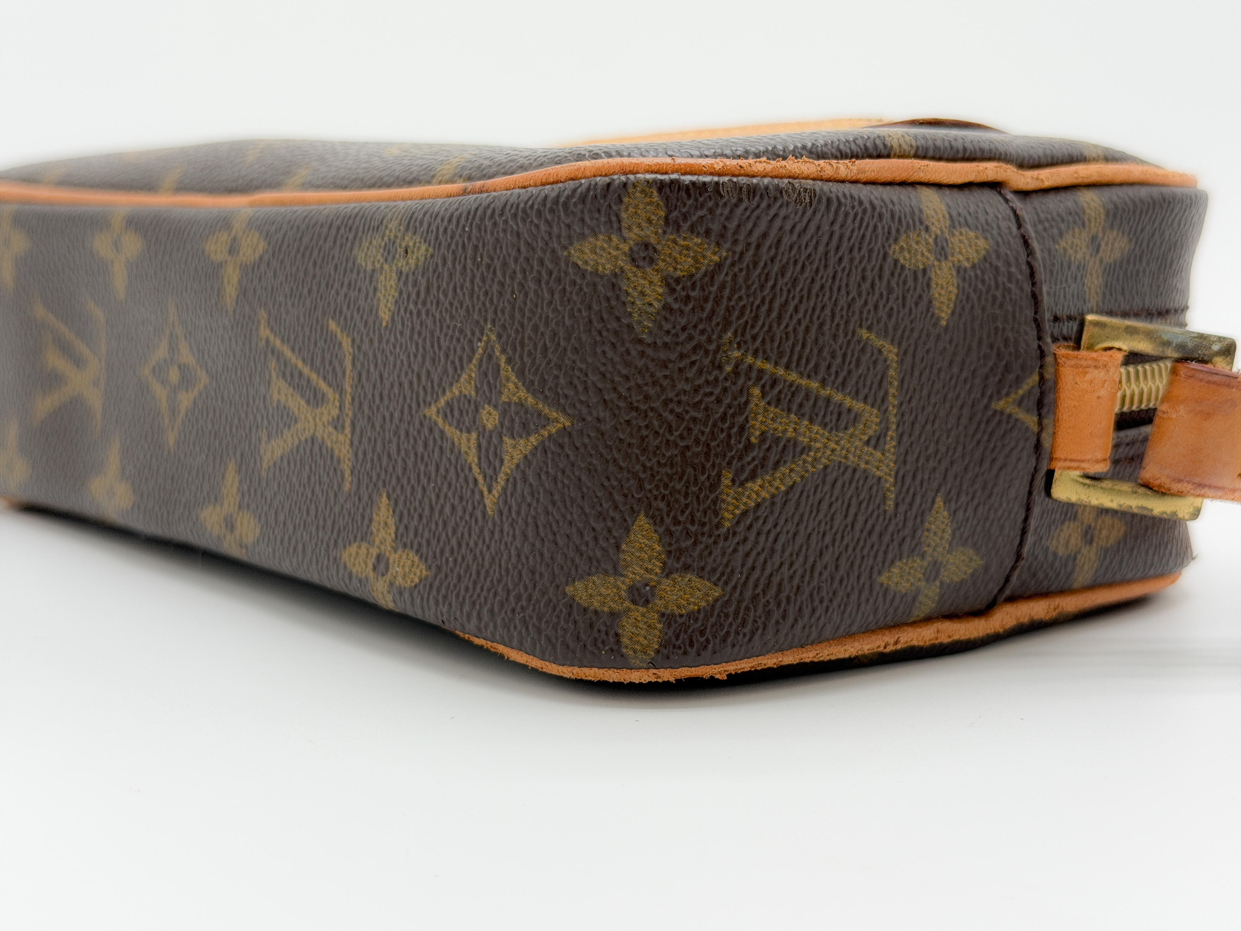 Monogram M5118 Pochette Cite Shoulder Bag (No stickiness) — view 8
