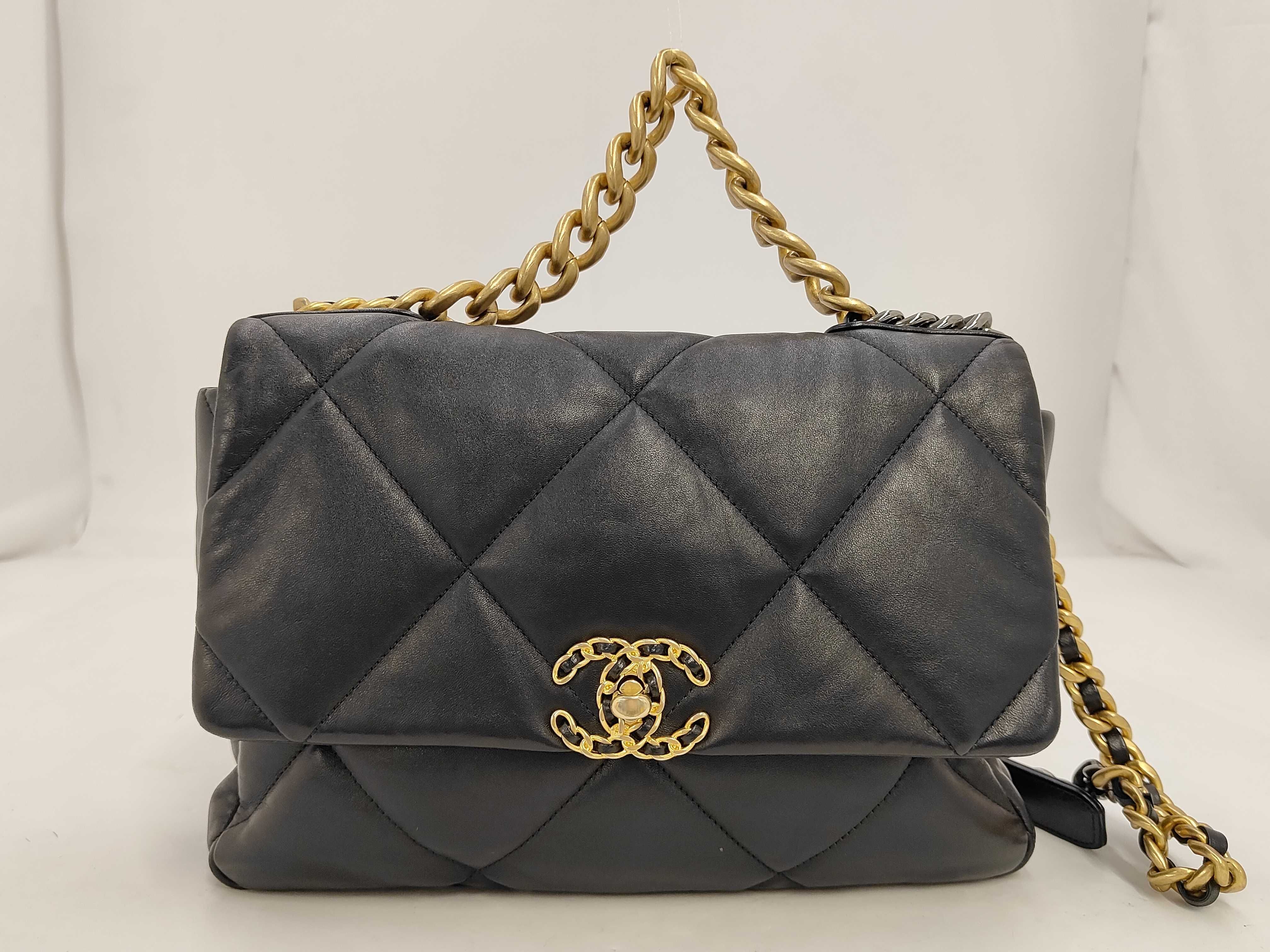 Matelassé 19 Bag Shoulder Bag