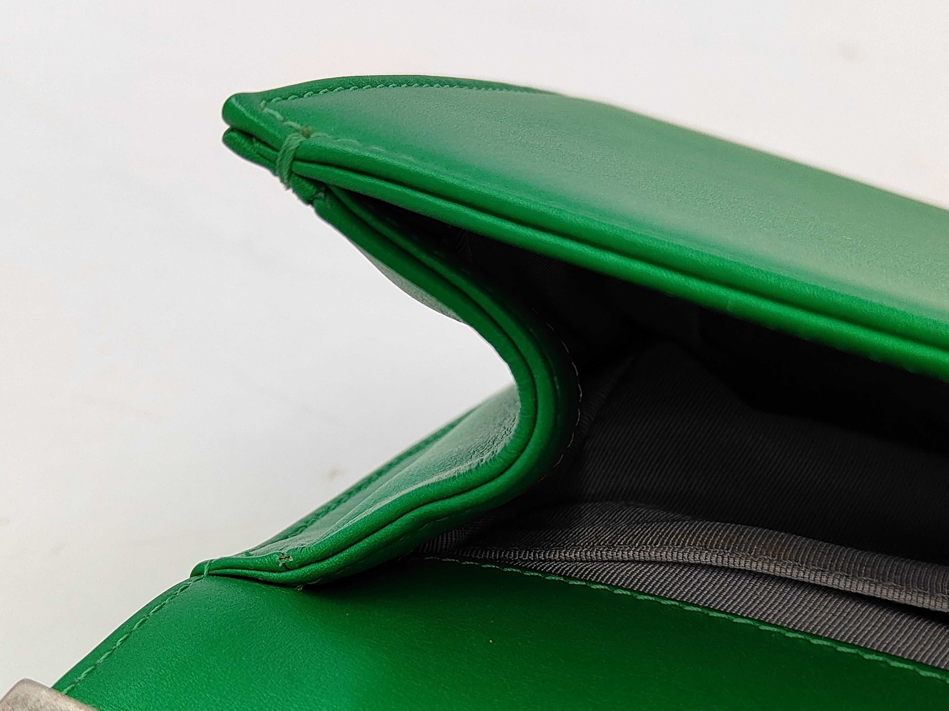 2268 Boy 25 Chain Shoulder Bag, Green — view 12