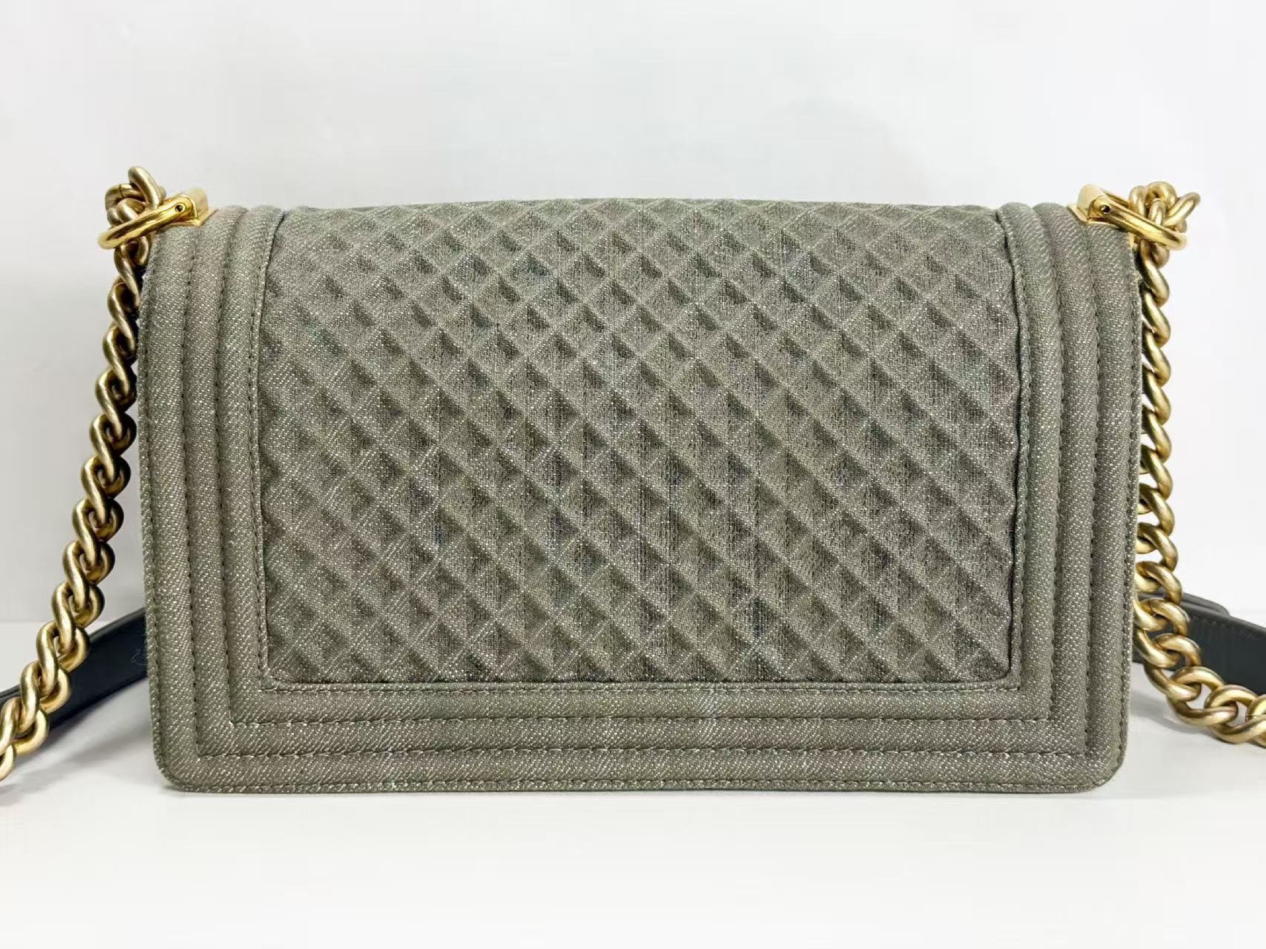 Denim Boy Matelassé Micro, W25cm (approx.), serial number in the 23 range. Vintage gold hardware shoulder bag with dust bag and sticker. 23201916. — view 3