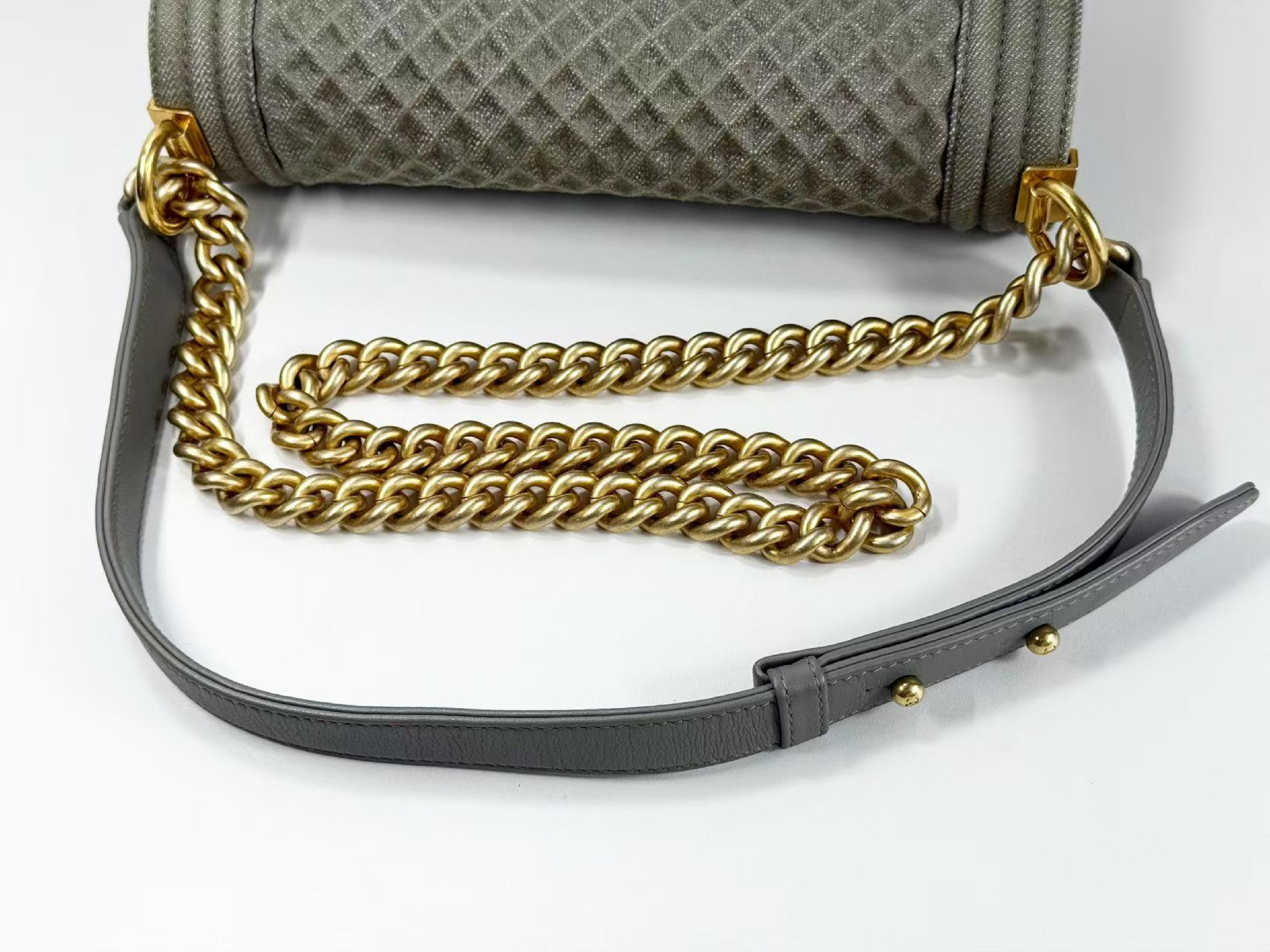 Denim Boy Matelassé Micro, W25cm (approx.), serial number in the 23 range. Vintage gold hardware shoulder bag with dust bag and sticker. 23201916. — view 8