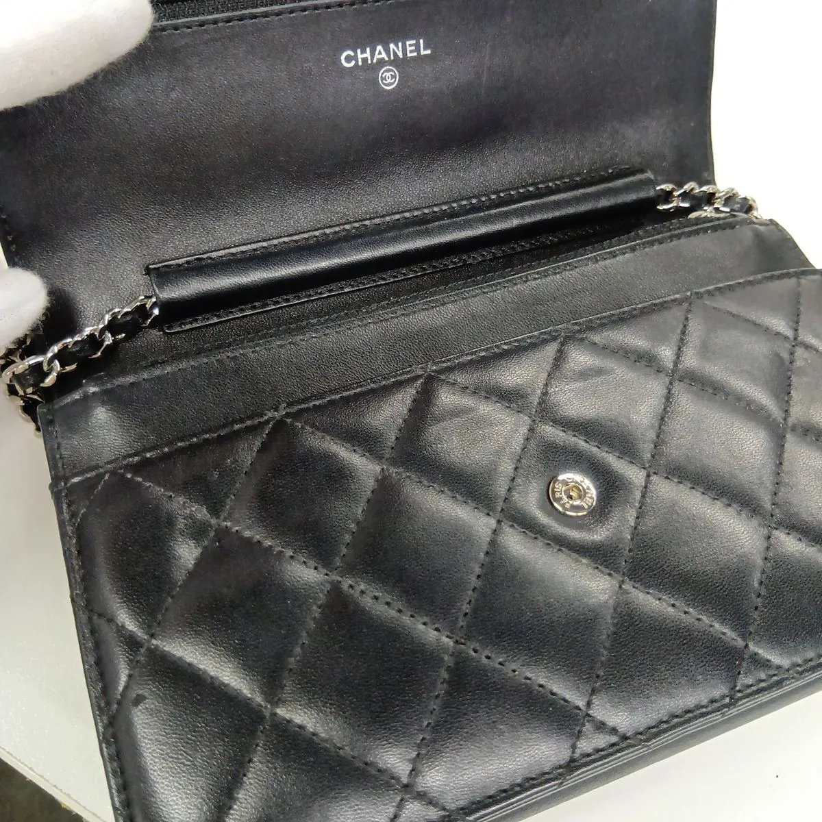 Matelassé Lambskin Chain Wallet, Black with Silver Hardware, 25018517 (Serial Number in the 25s) — view 14