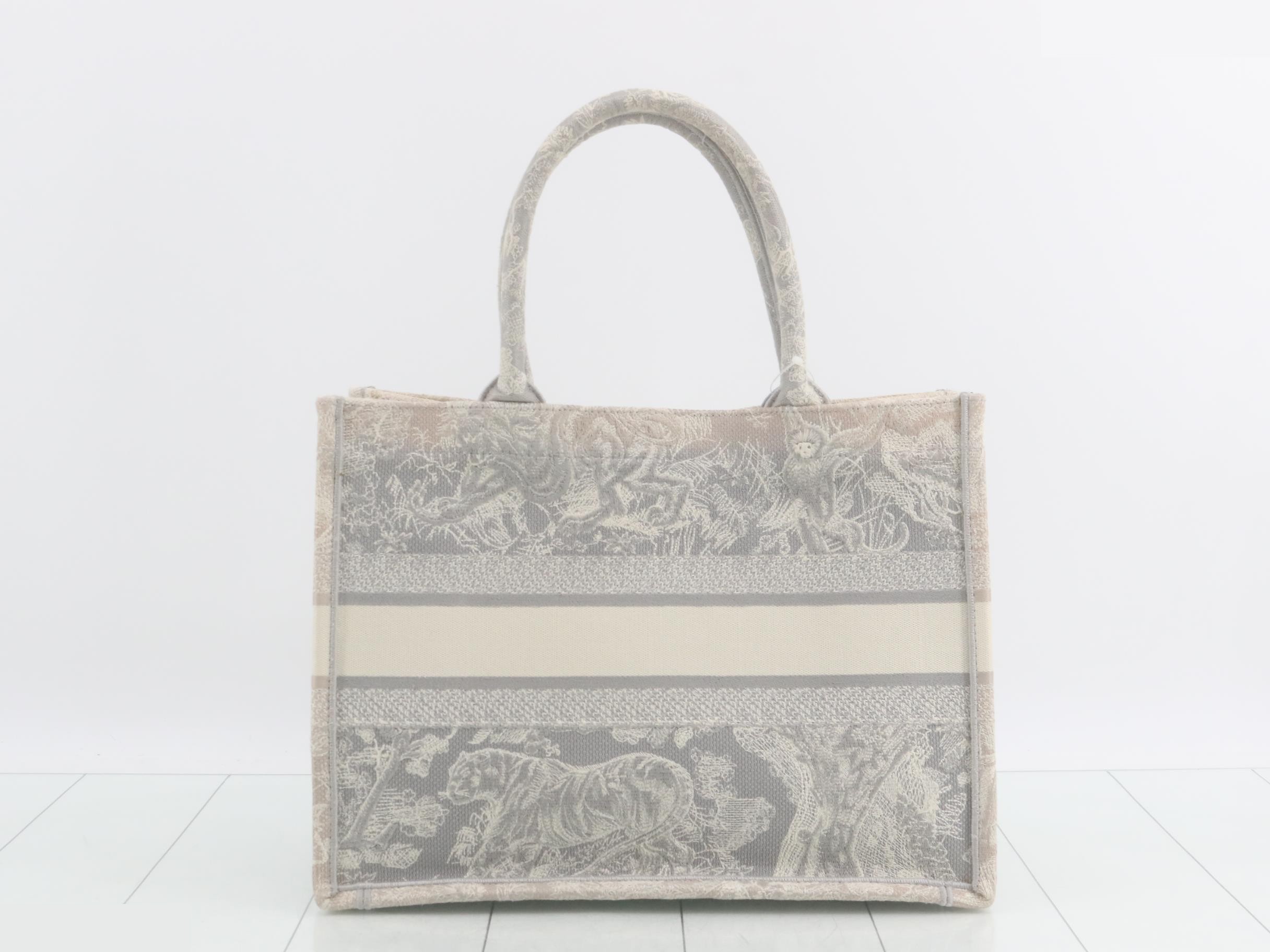 Book Tote Medium — view 2
