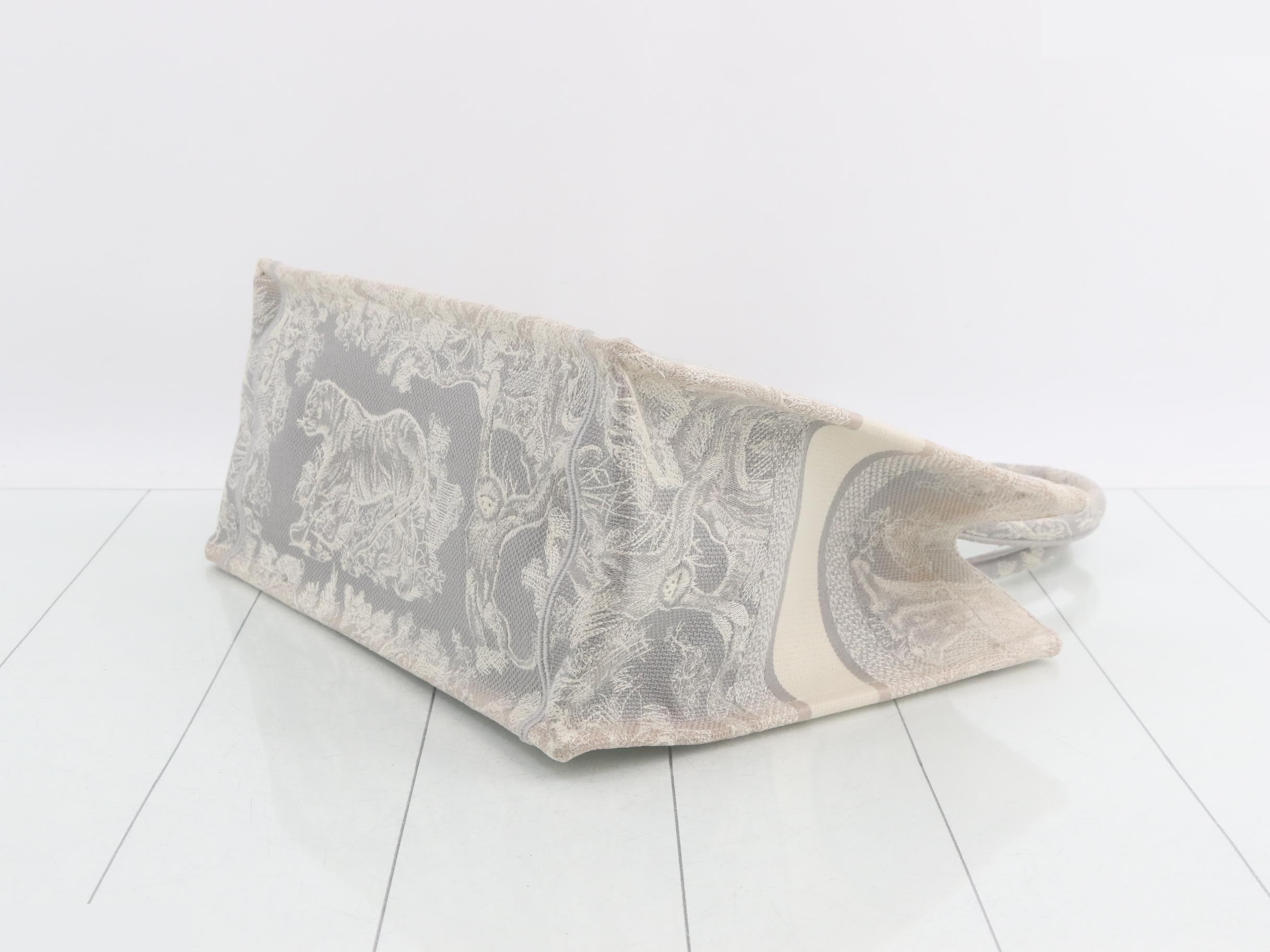 Book Tote Medium — view 6