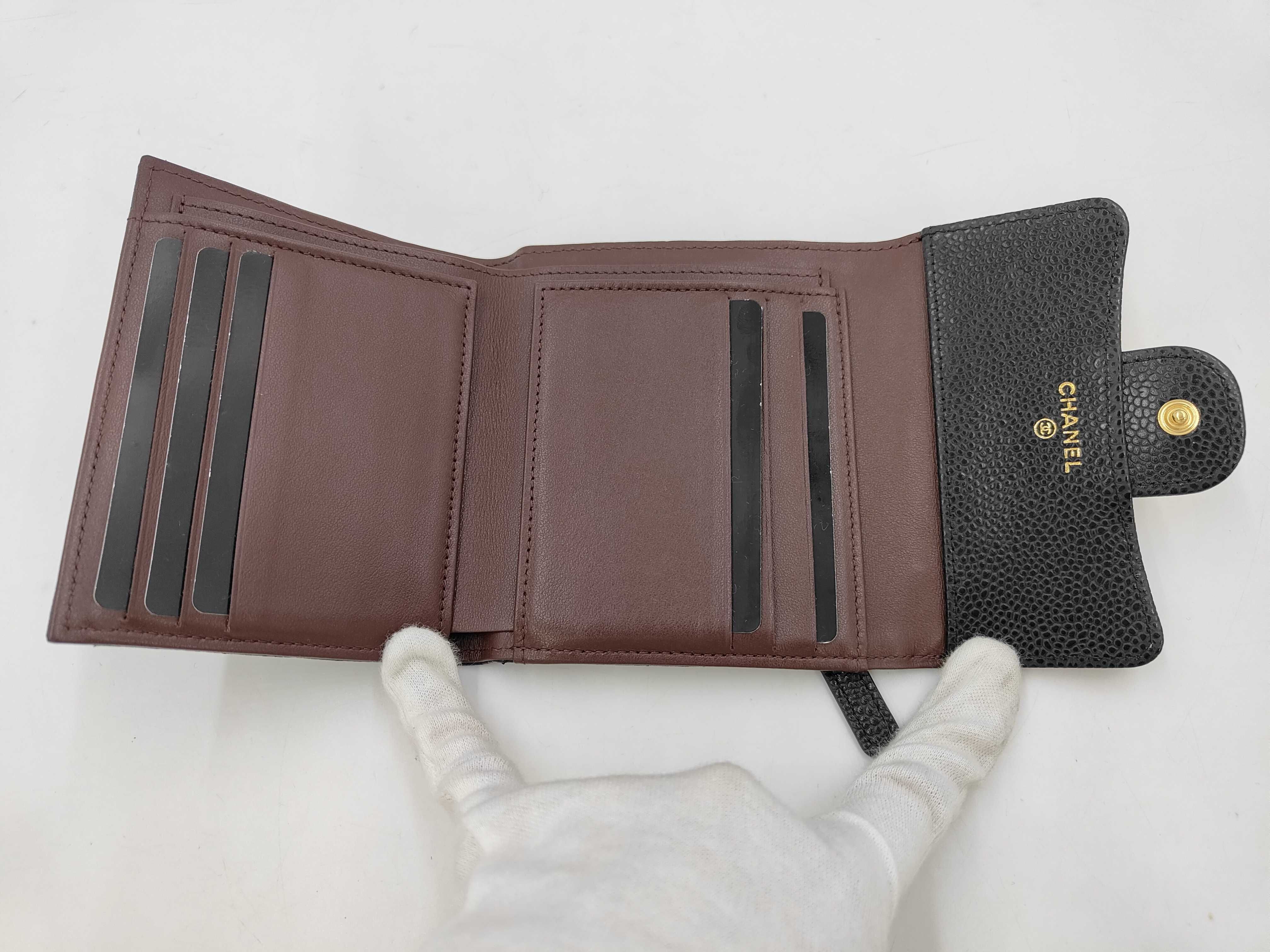 Matelassé Caviar Leather Black Wallet (with accessories) — view 3