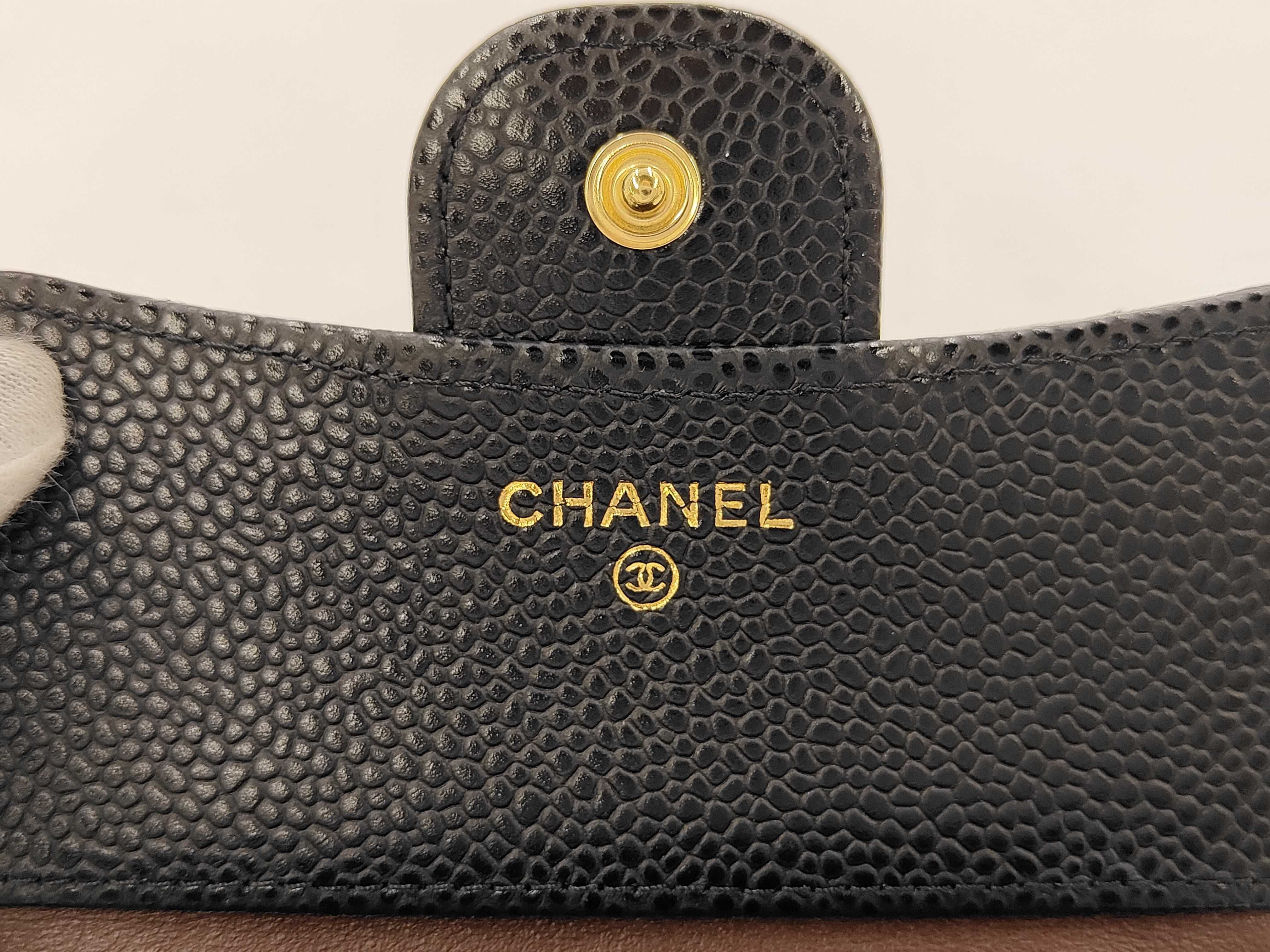 Matelassé Caviar Leather Black Wallet (with accessories) — view 6